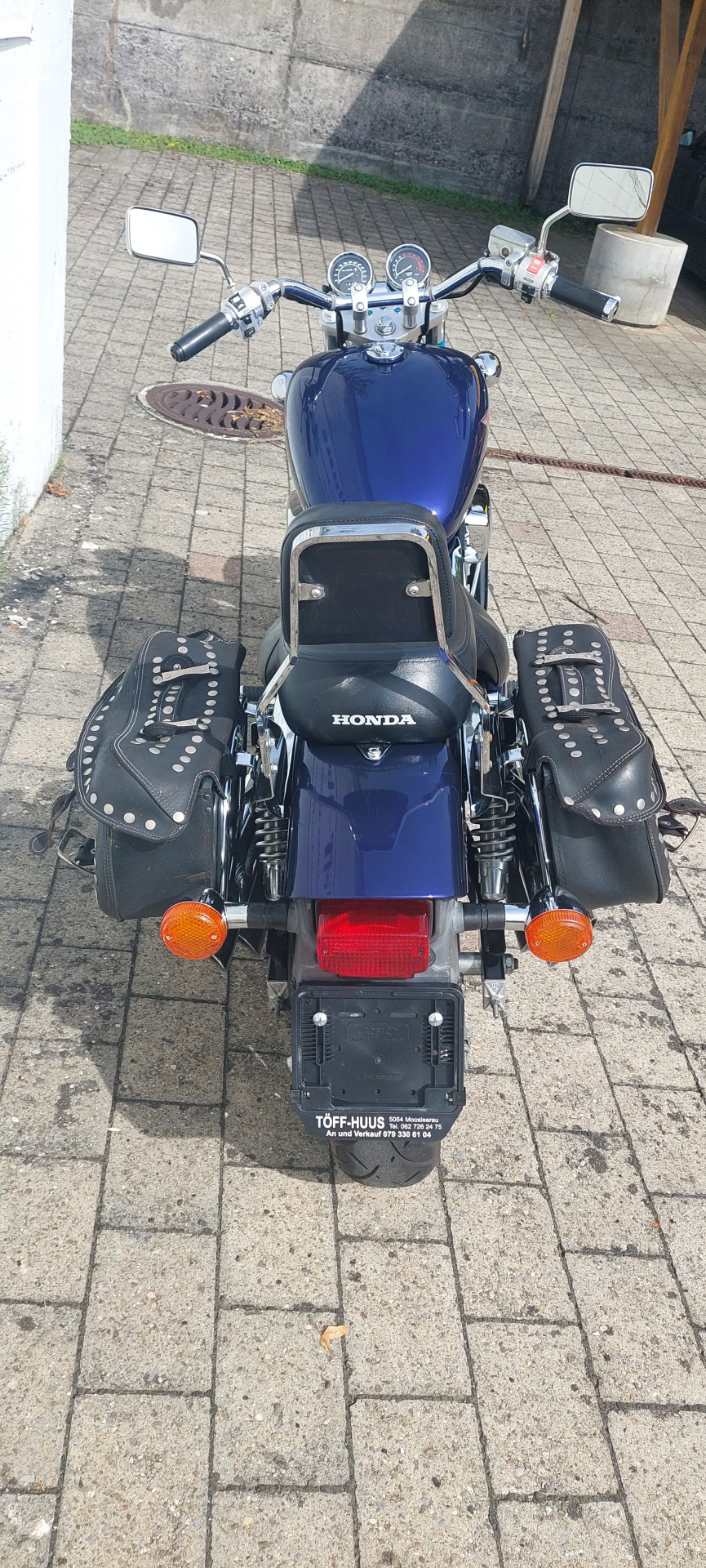 HONDA VF 750 C Magna-showroom-element-3