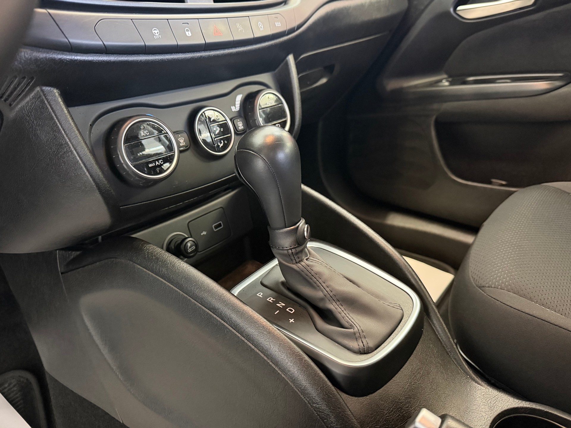 FIAT Tipo 1.6MJ Lounge DCT-6-image-6