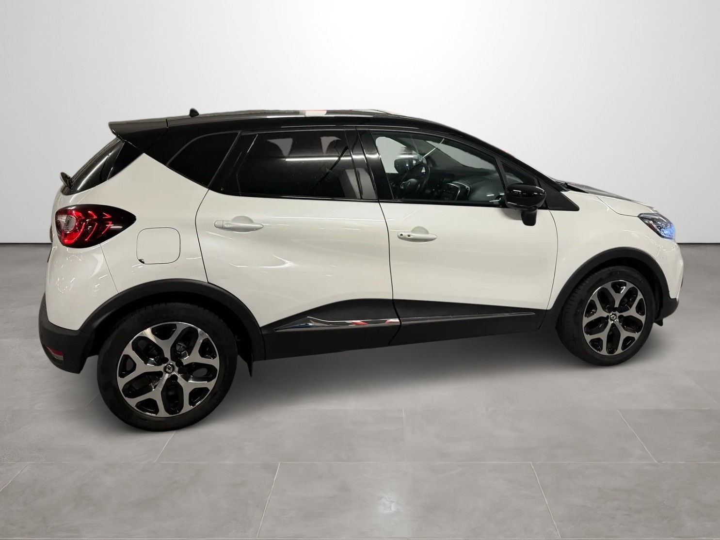 RENAULT Captur 1.2 T 16V Initiale Paris EDC-image-6