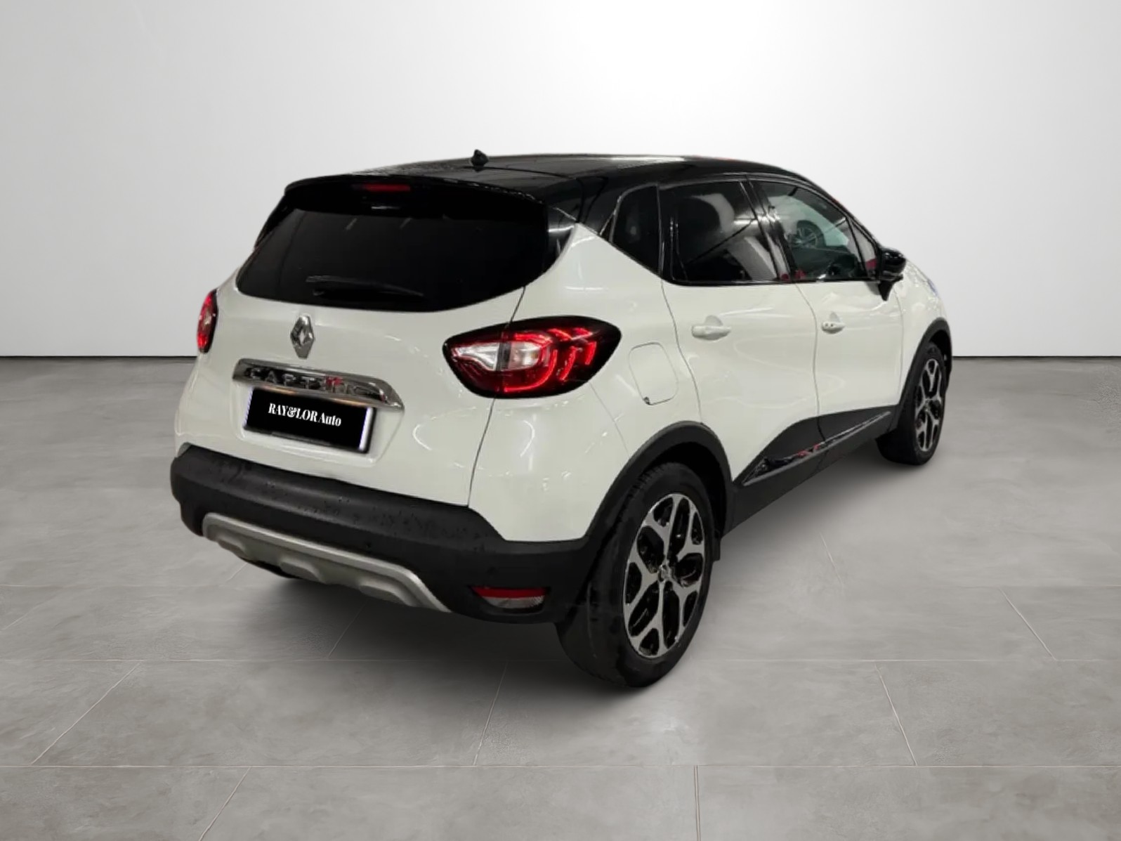 RENAULT Captur 1.2 T 16V Initiale Paris EDC-image-4