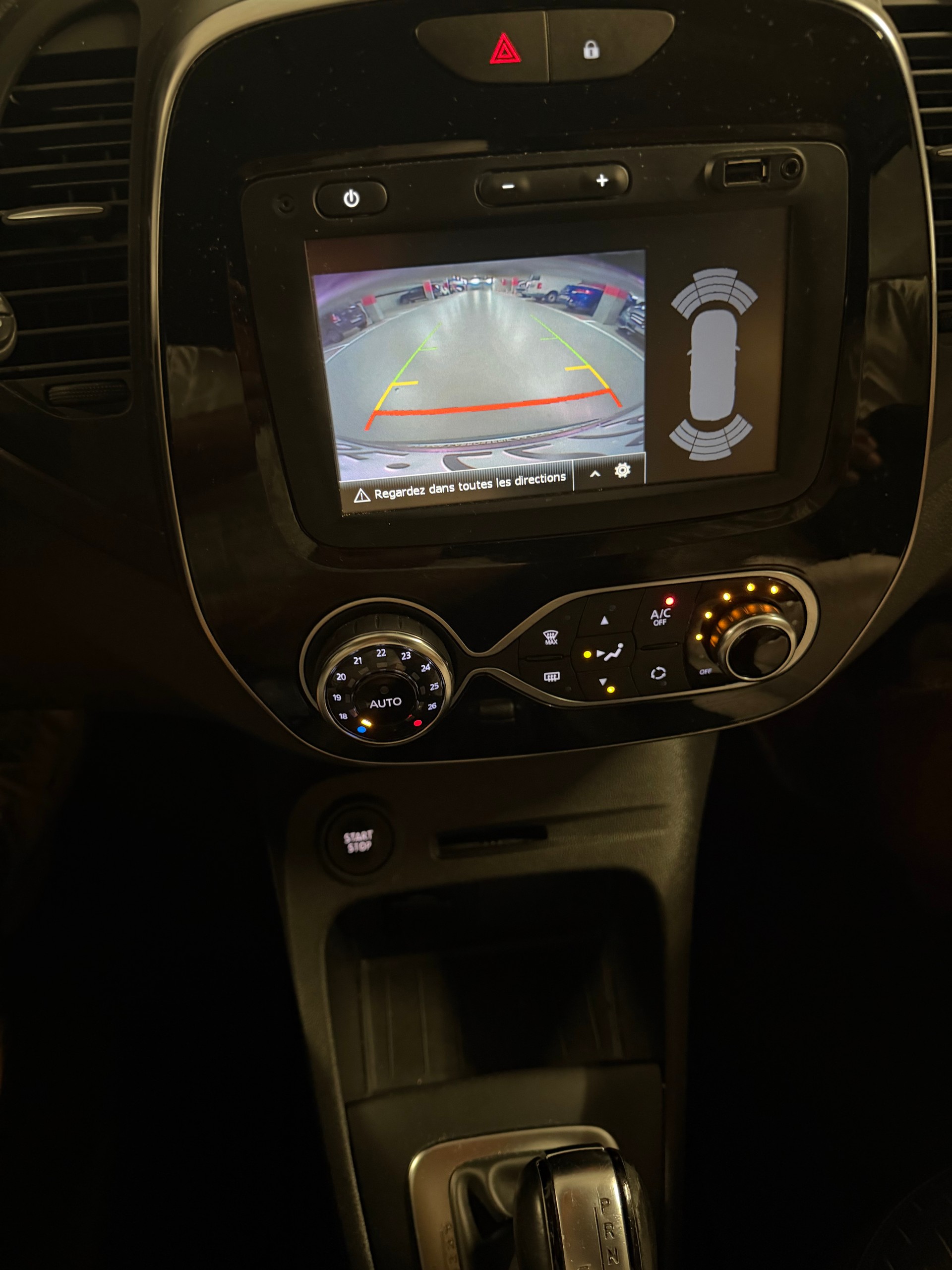RENAULT Captur 1.2 T 16V Initiale Paris EDC-image-8