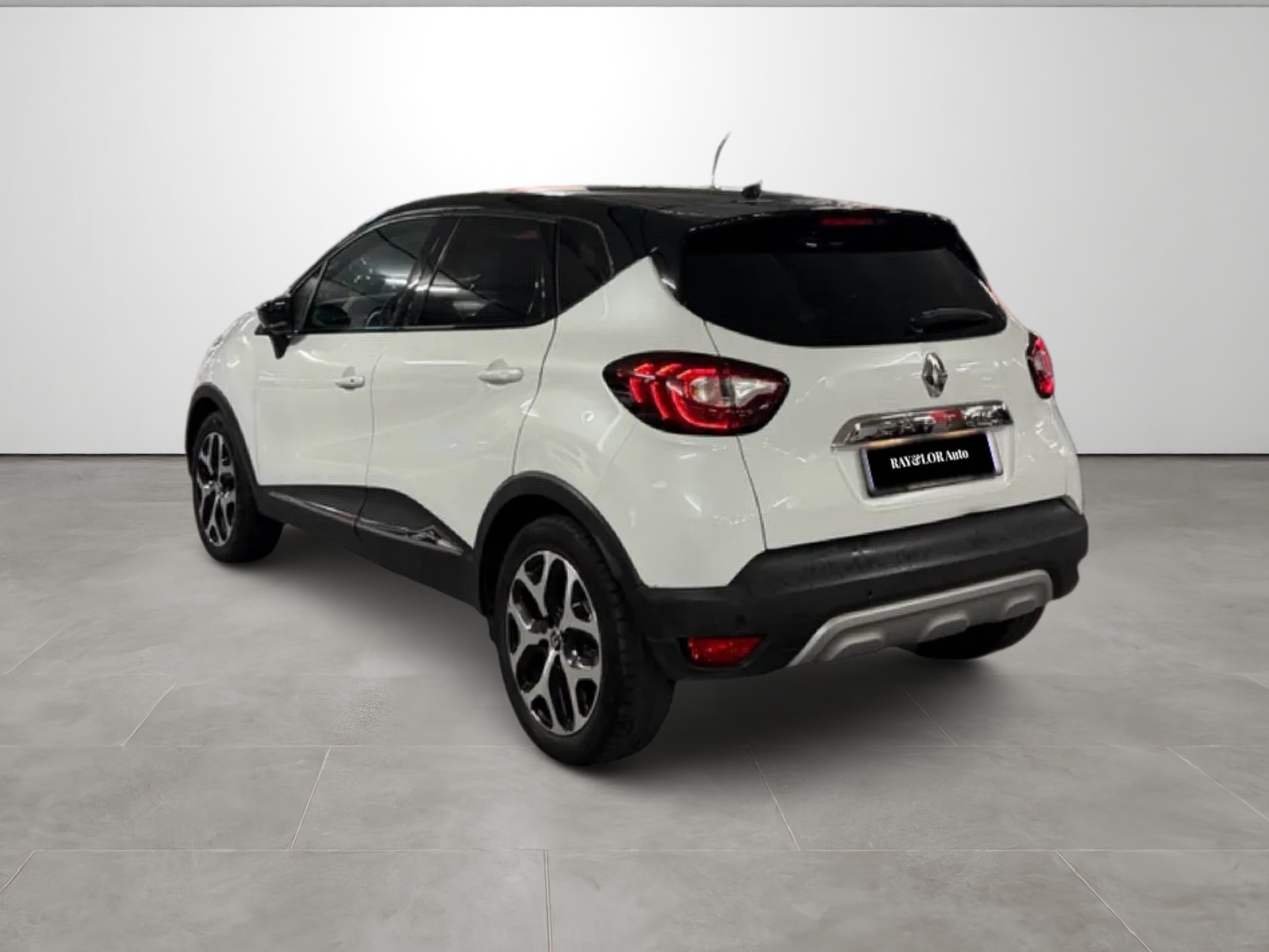 RENAULT Captur 1.2 T 16V Initiale Paris EDC-image-3