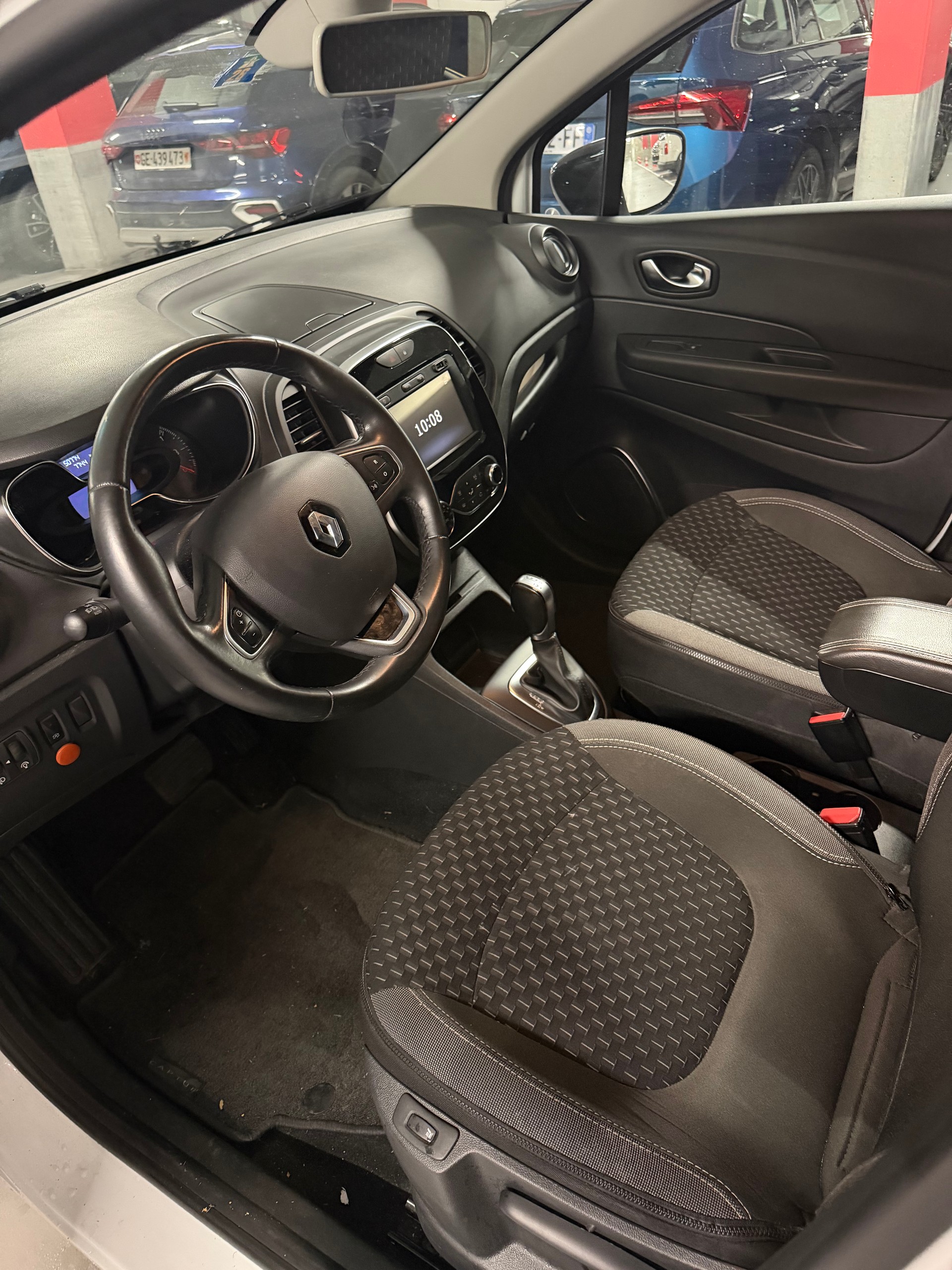 RENAULT Captur 1.2 T 16V Initiale Paris EDC-image-10