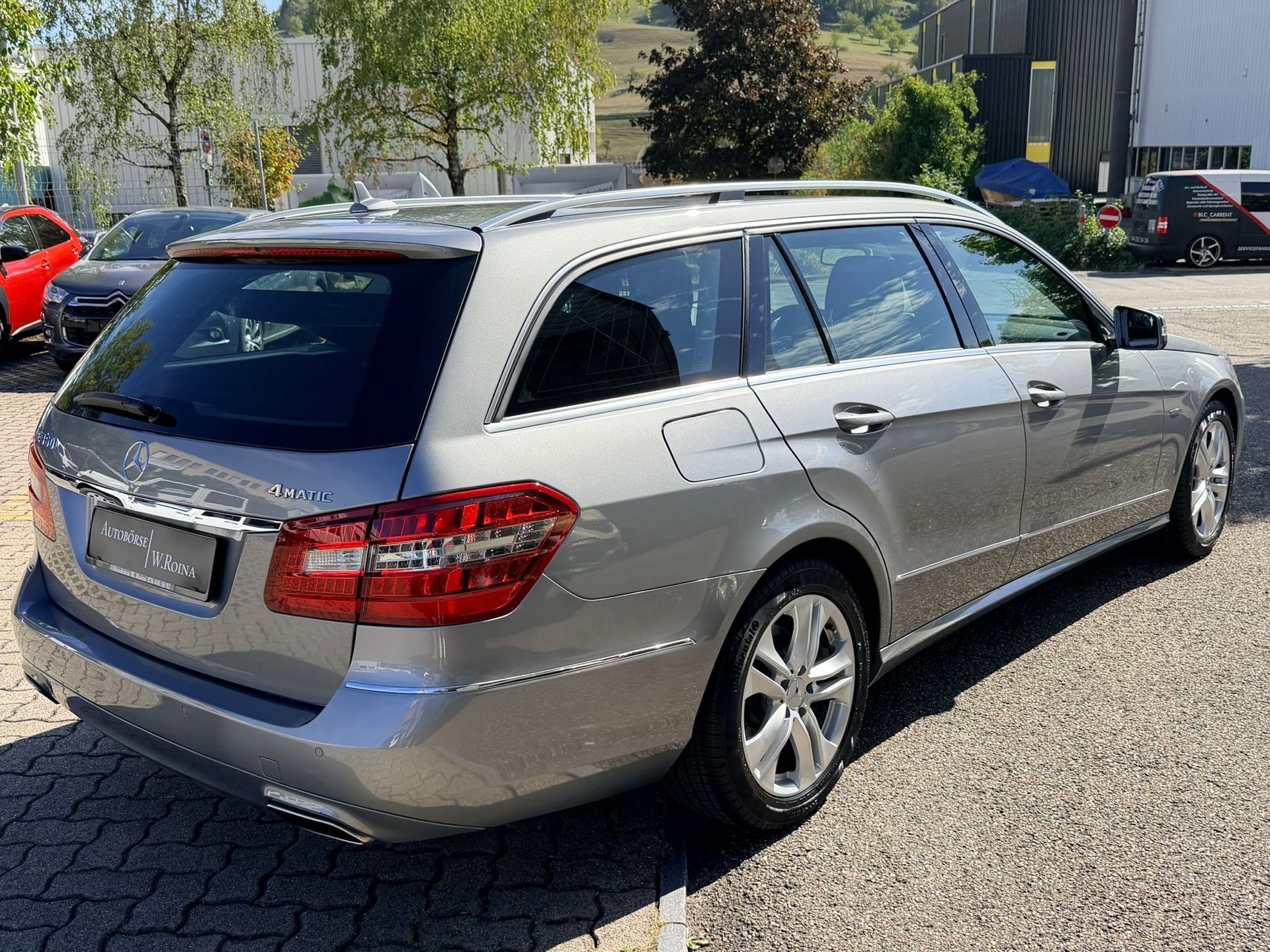 MERCEDES-BENZ E 350 CGI BlueEff. Avantgarde 4Matic 7G-Tronic-image-7