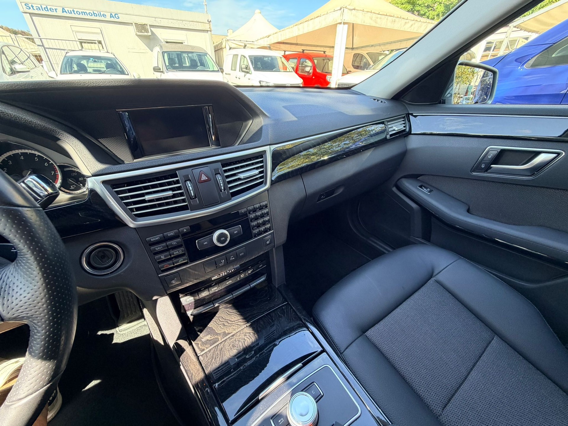 MERCEDES-BENZ E 350 CGI BlueEff. Avantgarde 4Matic 7G-Tronic-image-8
