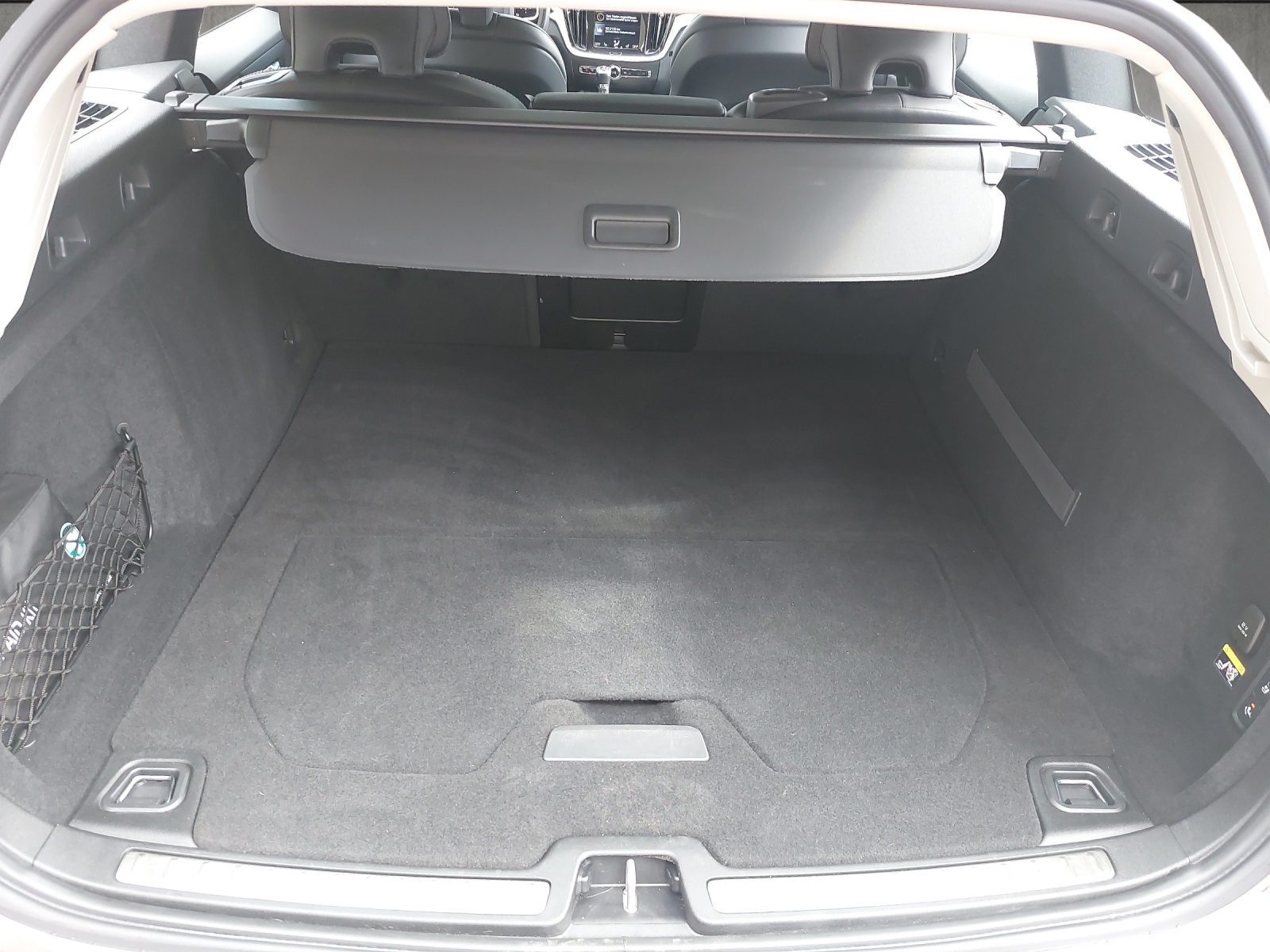 VOLVO V60 2.0 T6 Inscription AWD-image-11