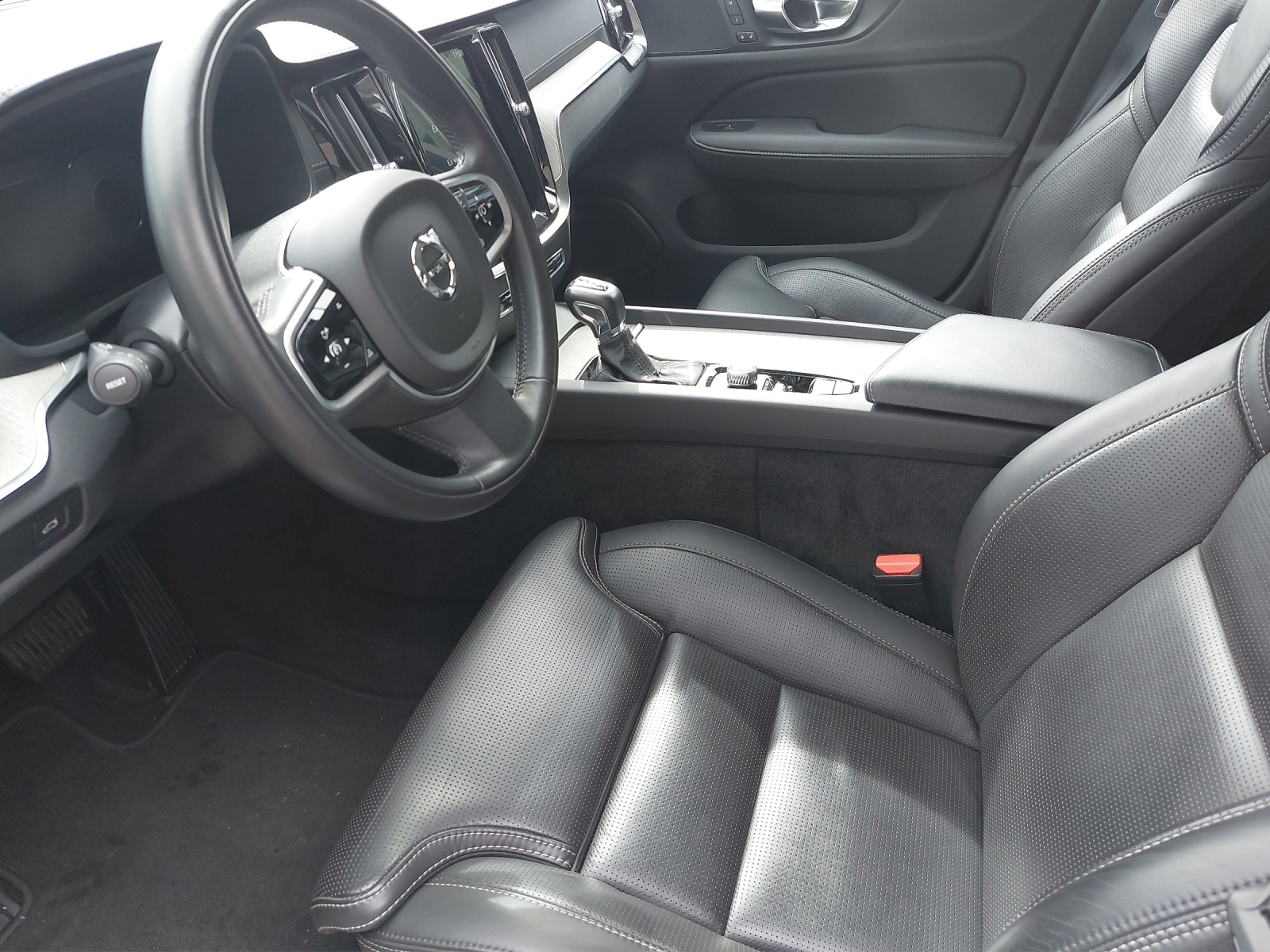 VOLVO V60 2.0 T6 Inscription AWD-image-8