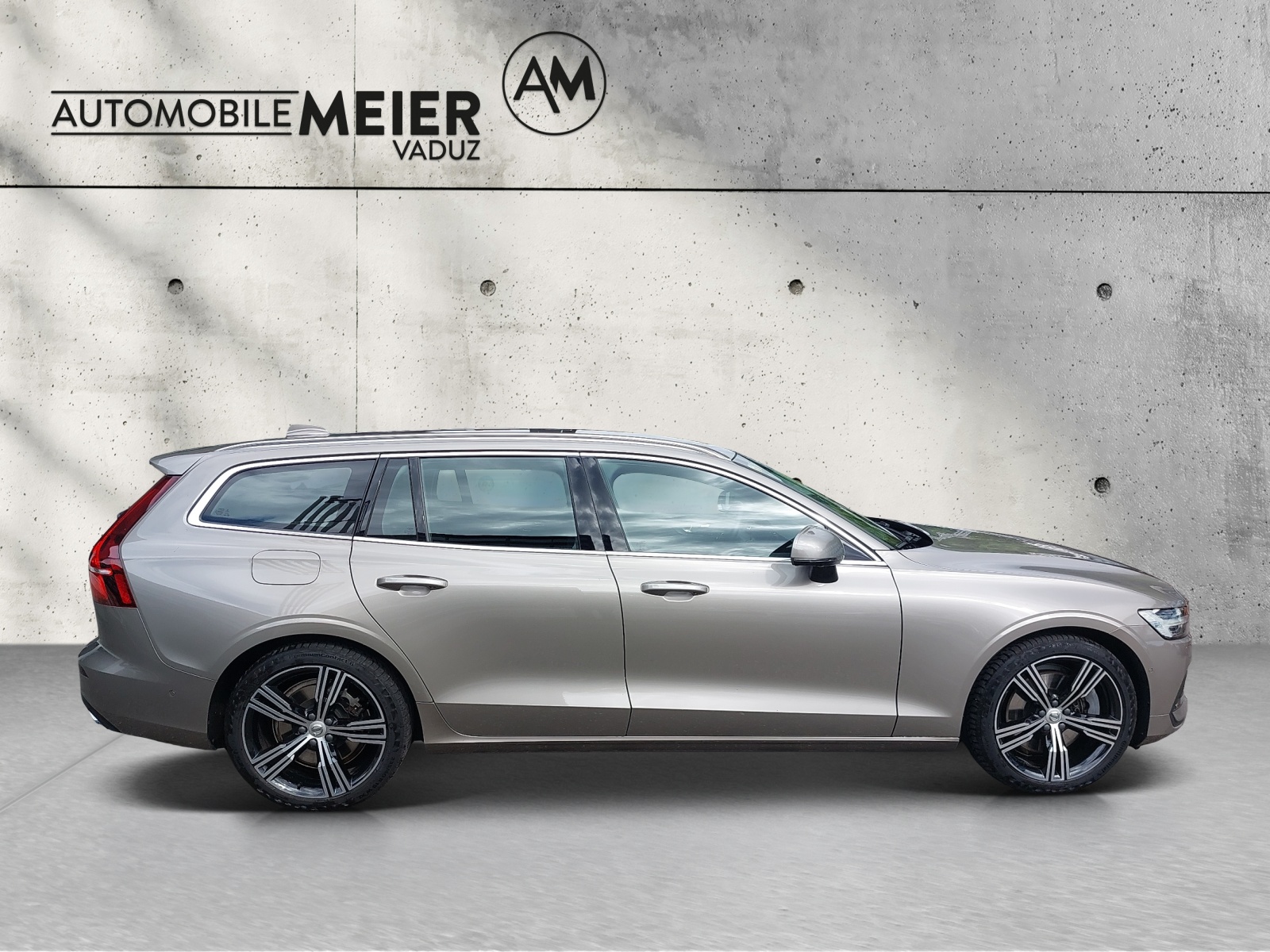 VOLVO V60 2.0 T6 Inscription AWD-image-6