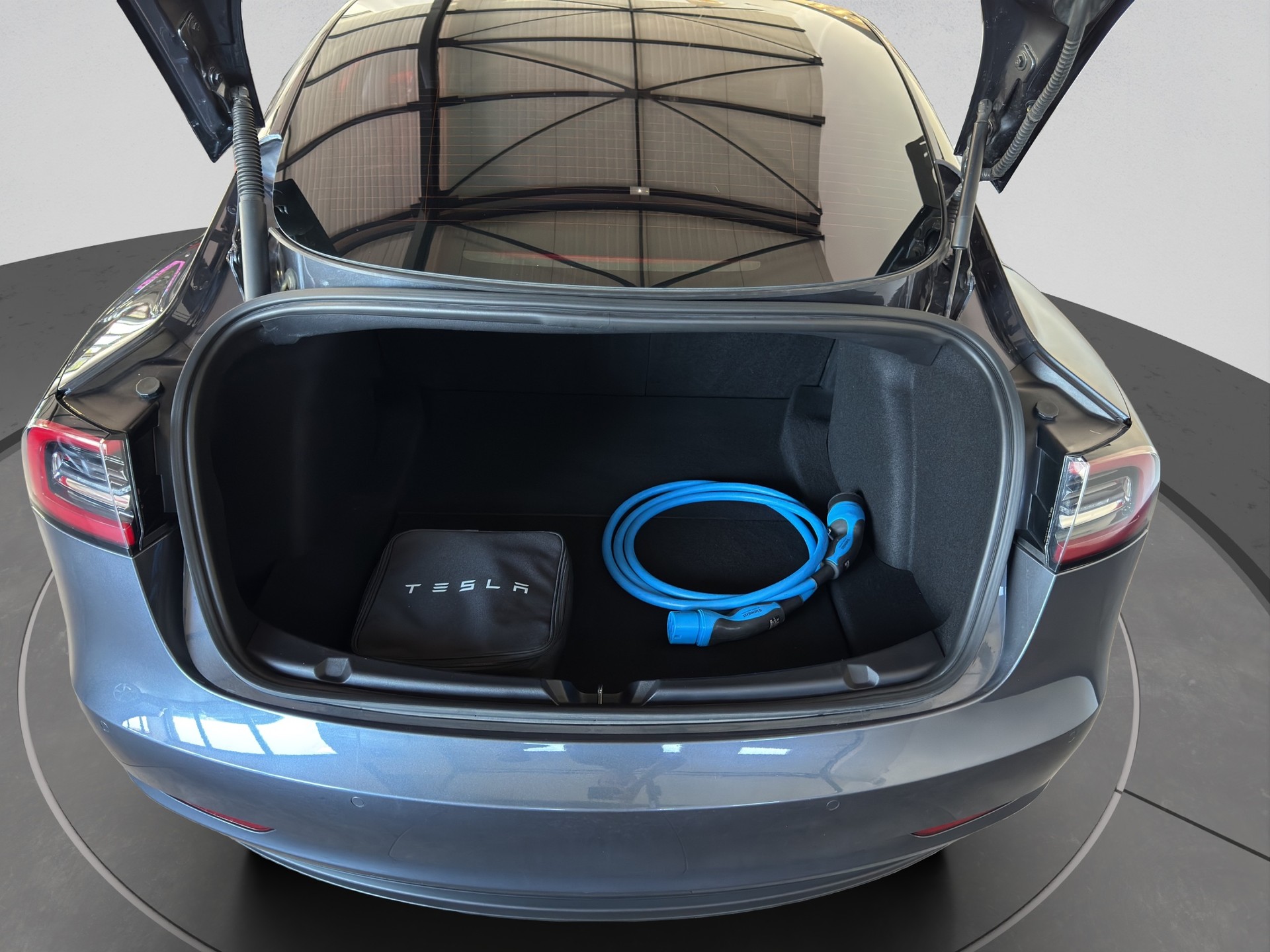 TESLA Model 3 Performance Dual Motor AWD-image-12