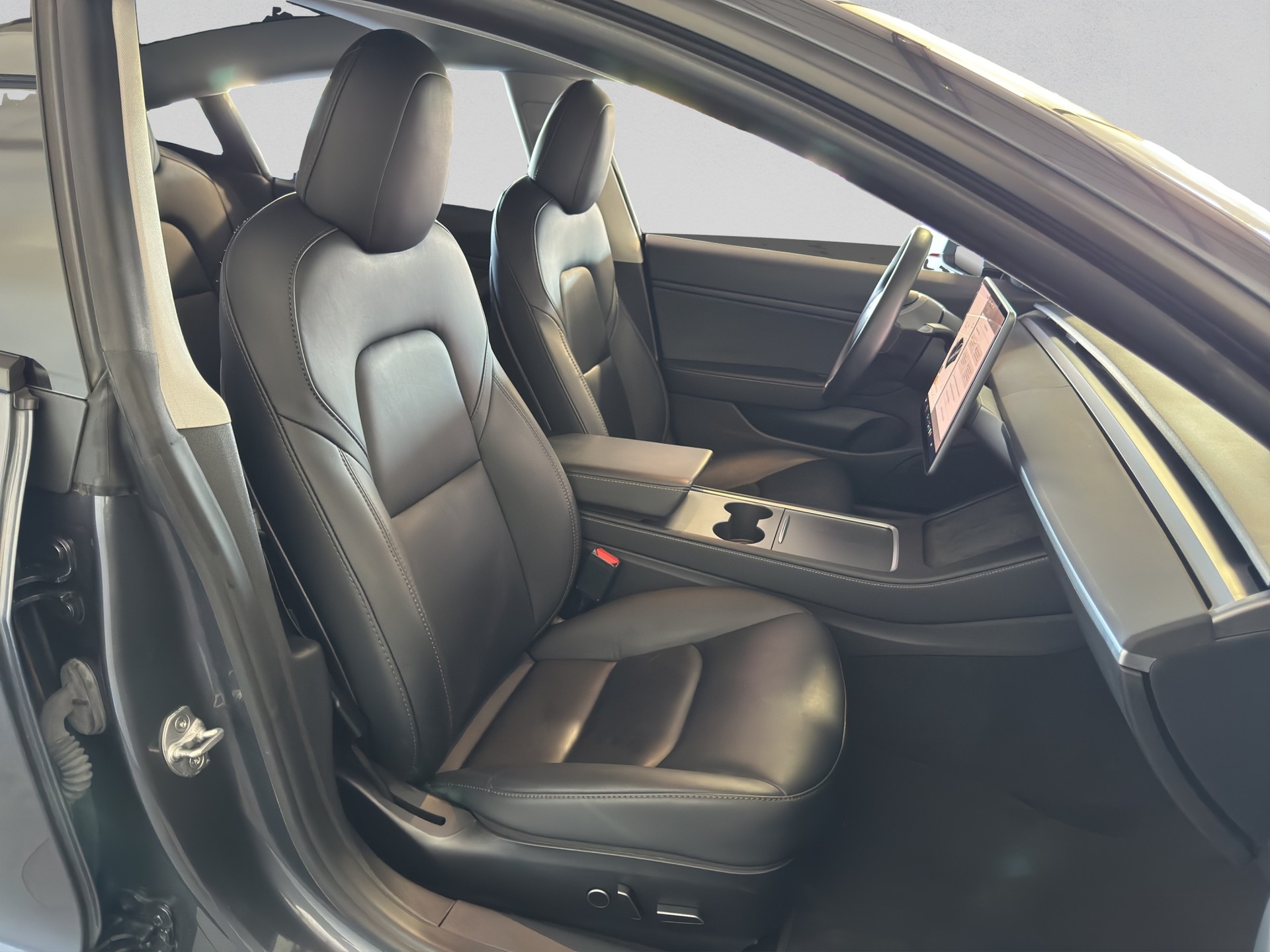 TESLA Model 3 Performance Dual Motor AWD-image-11