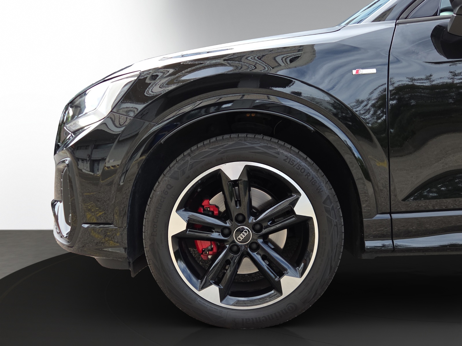 AUDI Q2 40 TFSI S line quattro S-tronic-image-3
