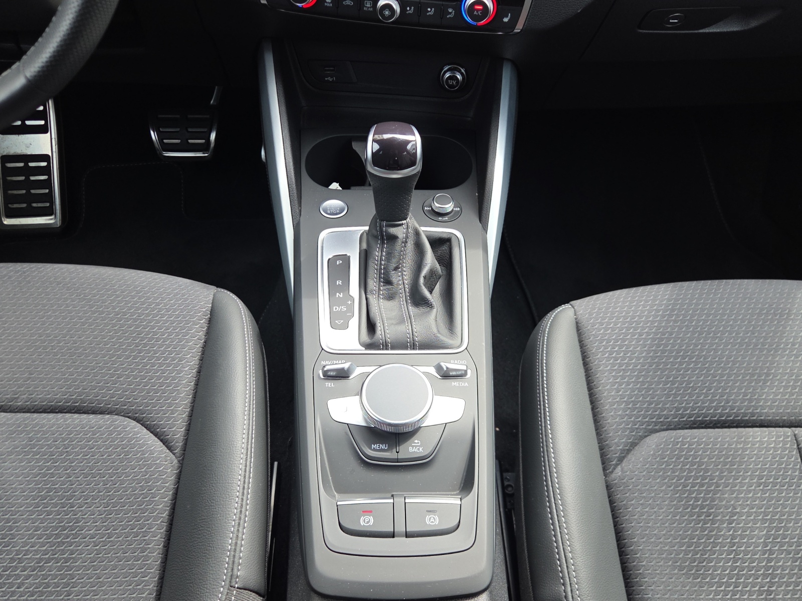 AUDI Q2 40 TFSI S line quattro S-tronic-image-13