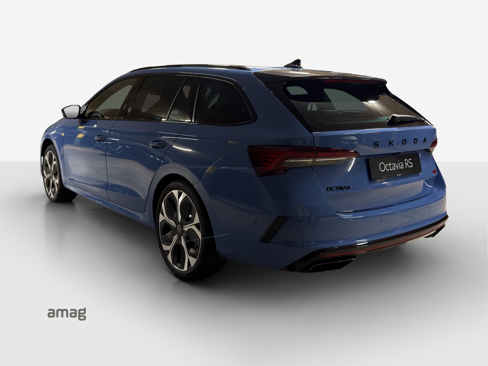 SKODA Octavia Combi 2.0 TSI DSG RS 30 Years Edition-image-2