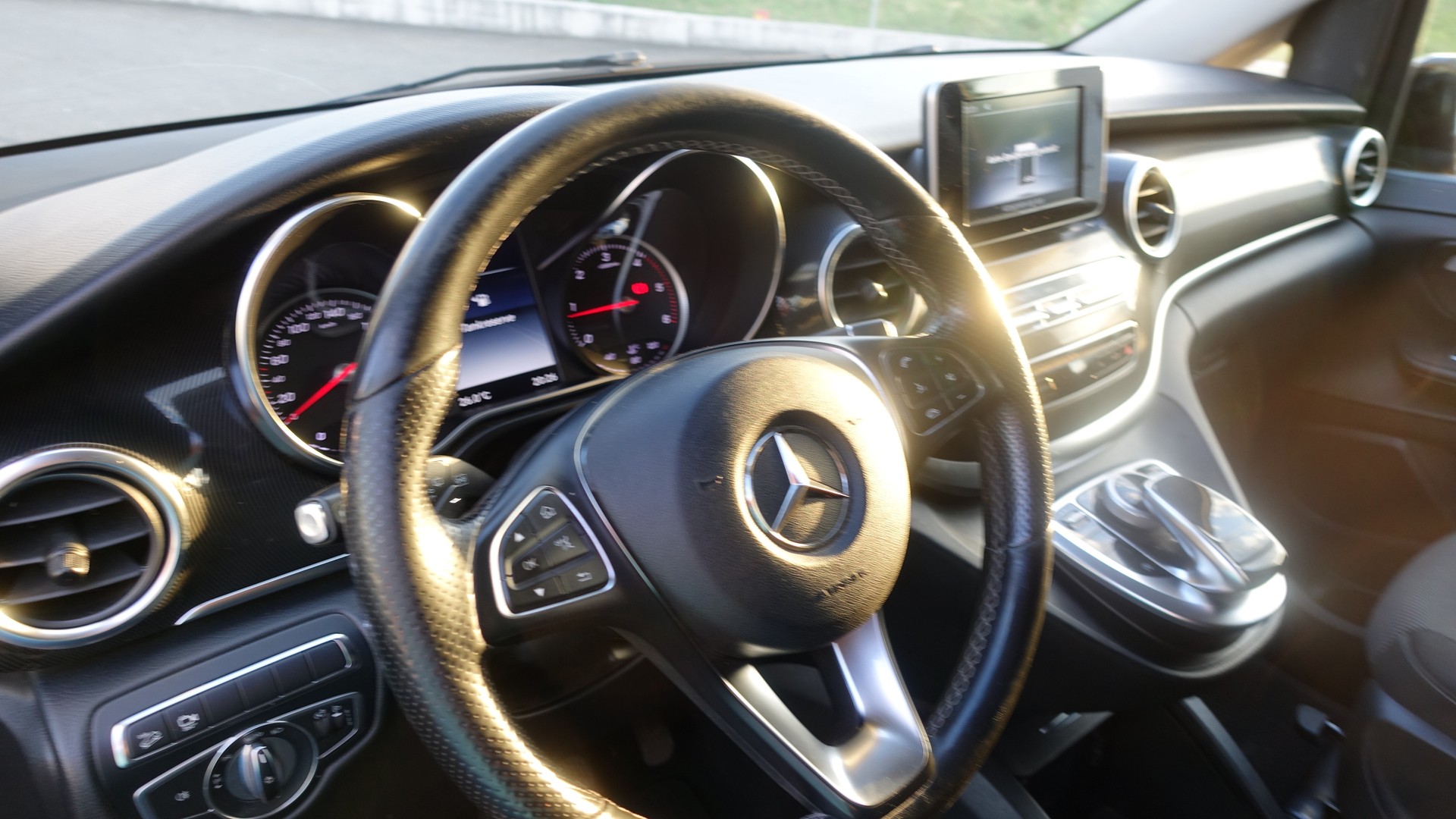 MERCEDES-BENZ V 250 d Swiss Edition lang 4Matic 7G-Tronic-image-5