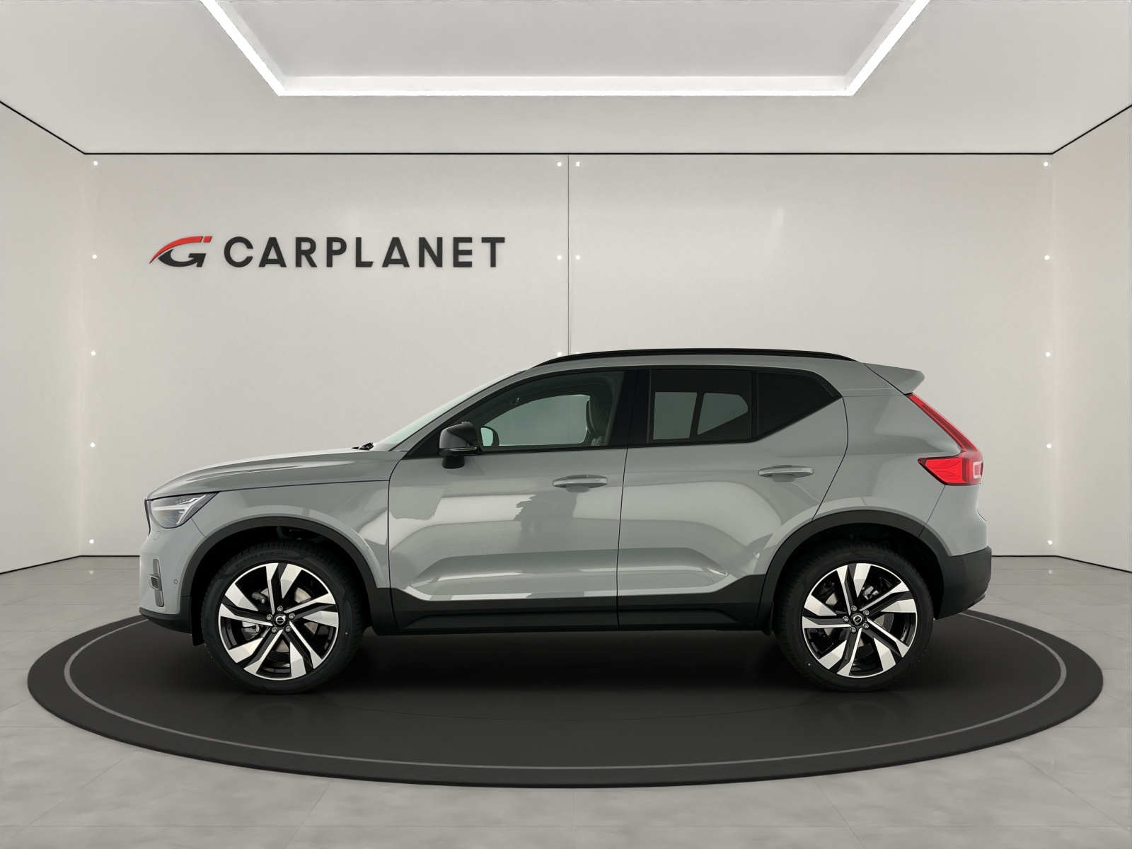 VOLVO XC40 2.0 B4 MH Ultra Dark-showroom-element-2