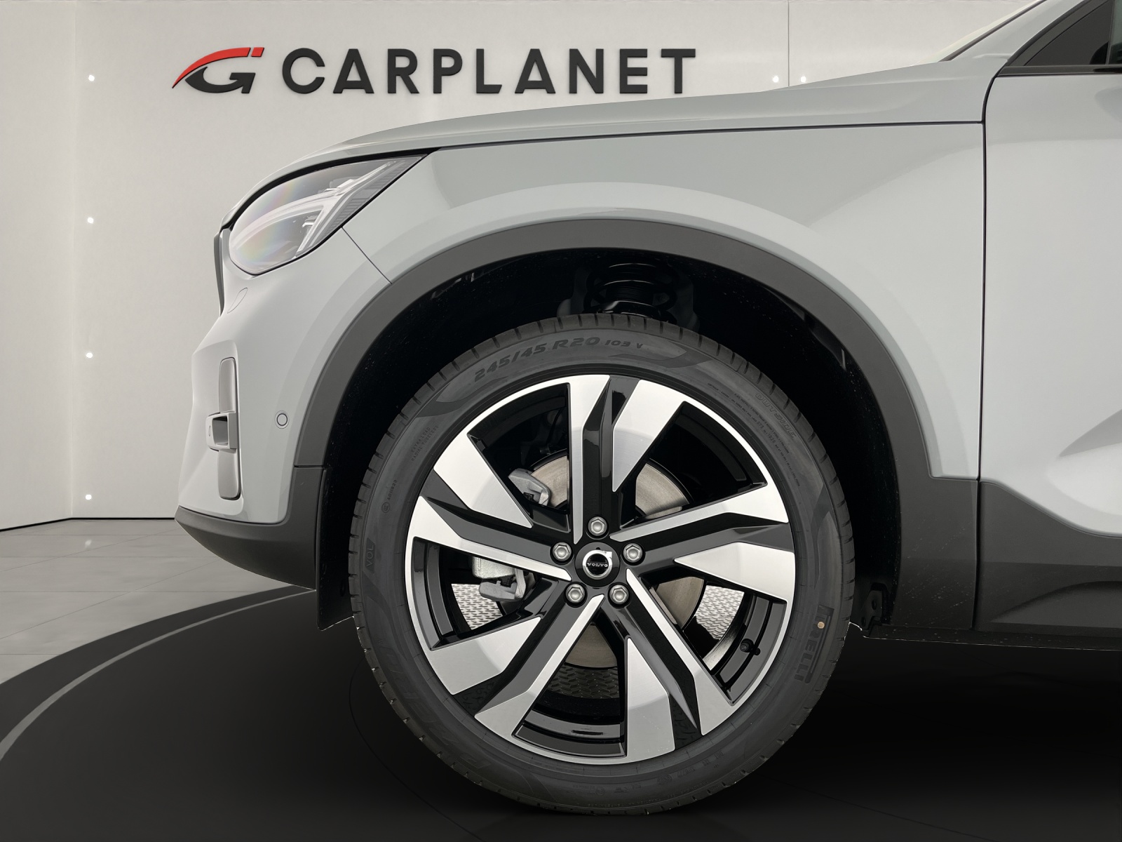 VOLVO XC40 2.0 B4 MH Ultra Dark-image-6
