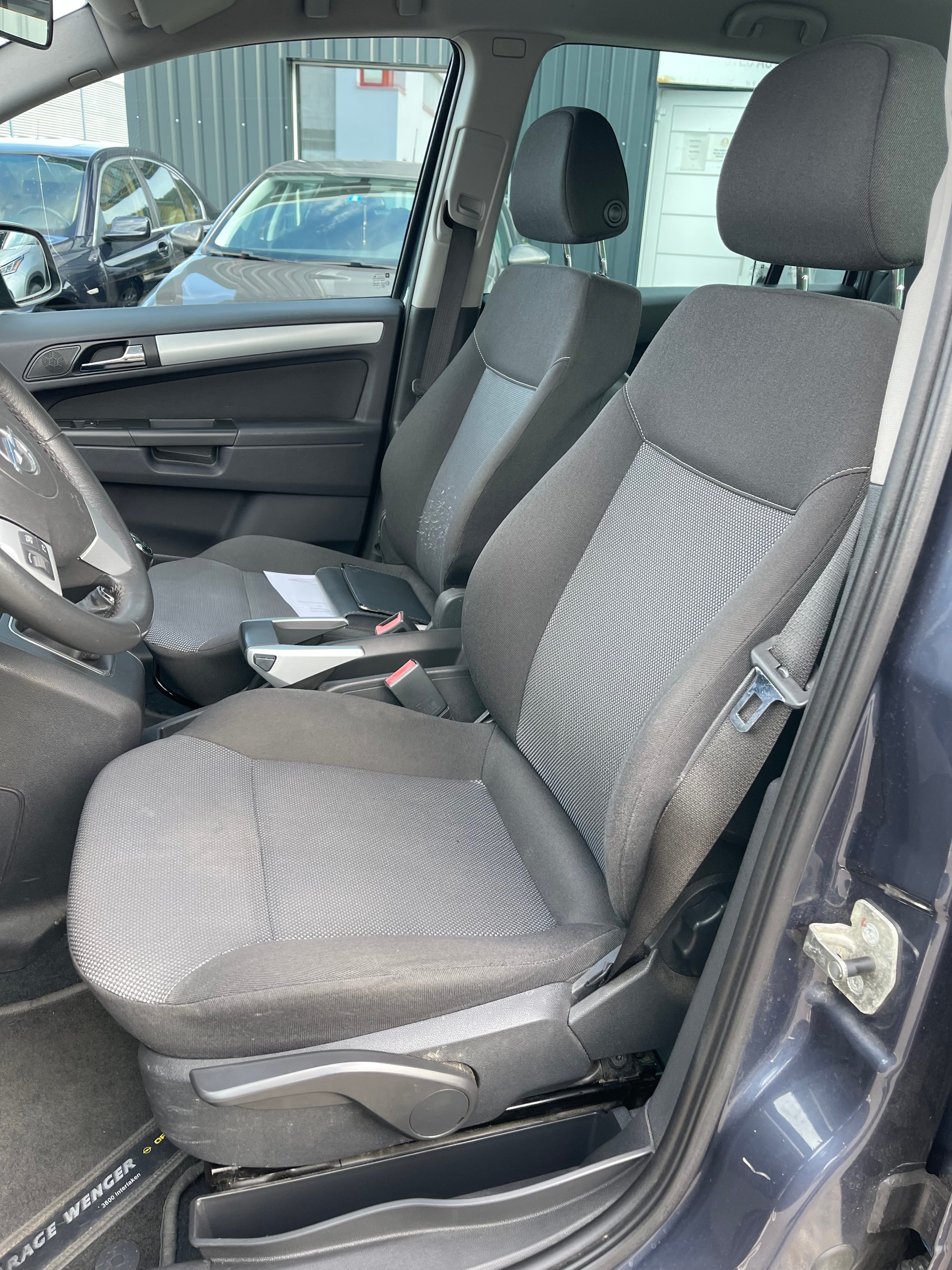 OPEL Zafira 1.8i 16V Anniversary Edition-image-10