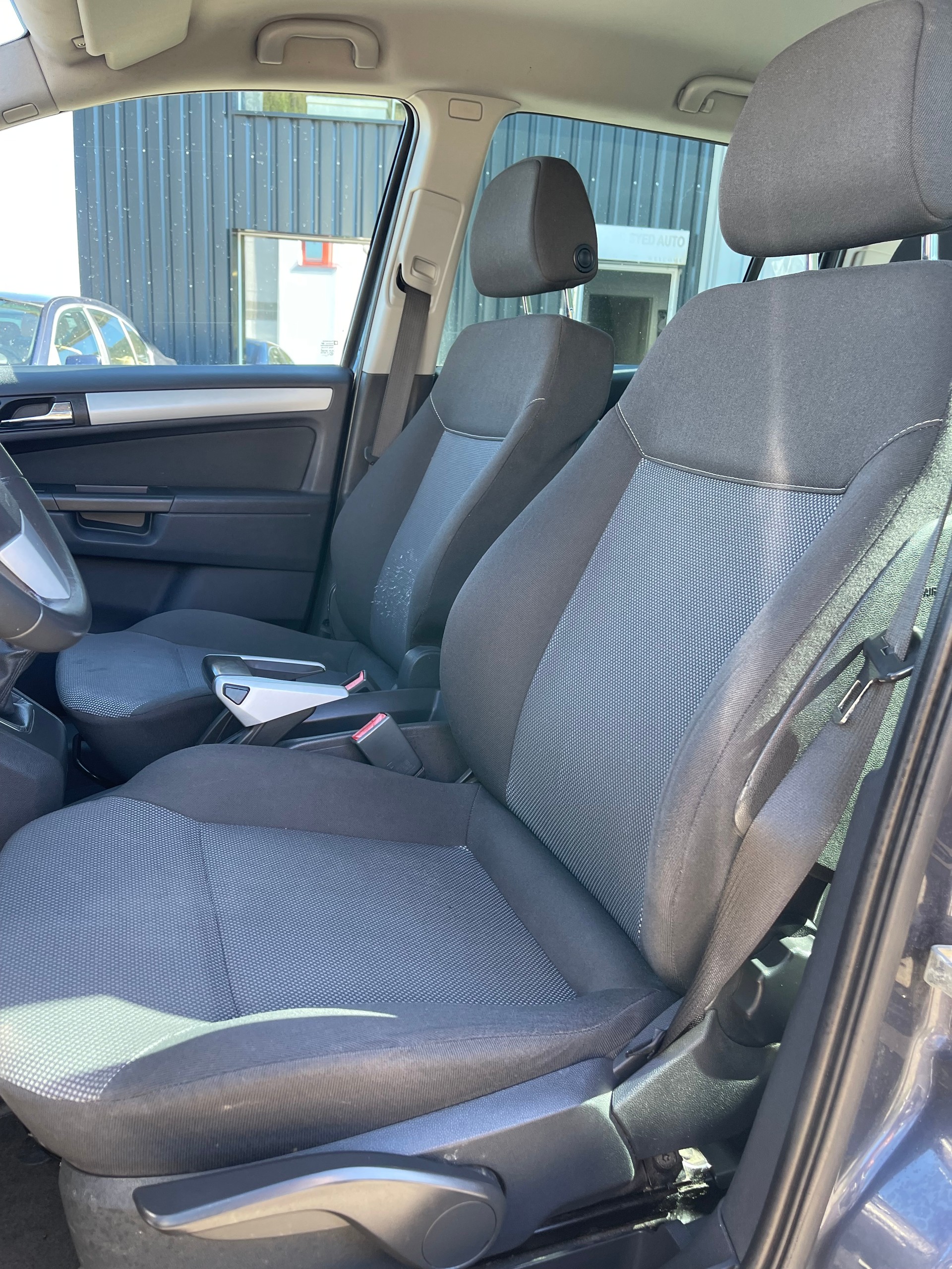 OPEL Zafira 1.8i 16V Anniversary Edition-image-9