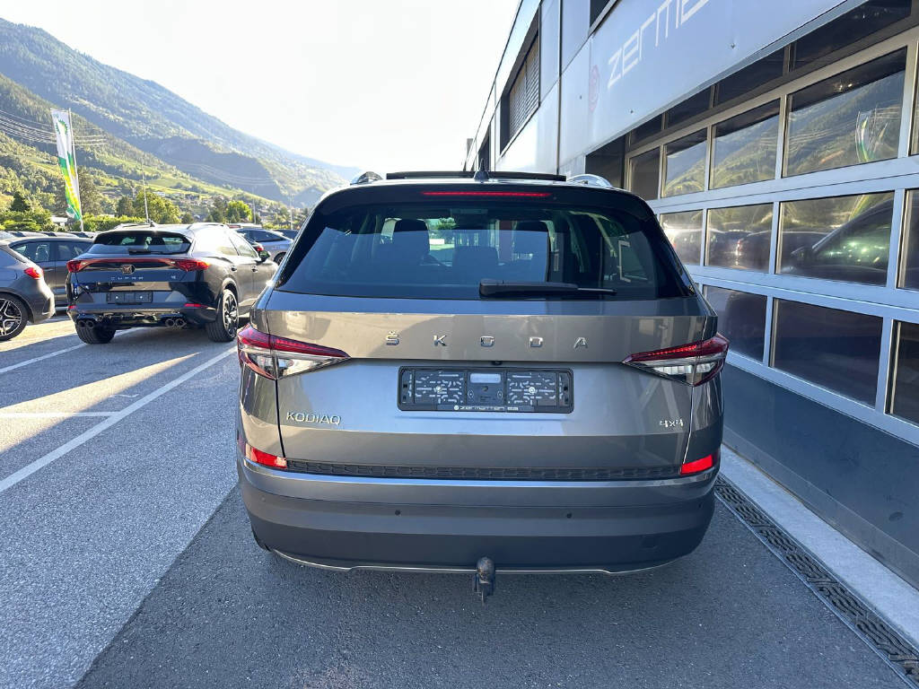 SKODA Kodiaq 2.0 TSI Clever DSG 7 Places (CH)-image-4