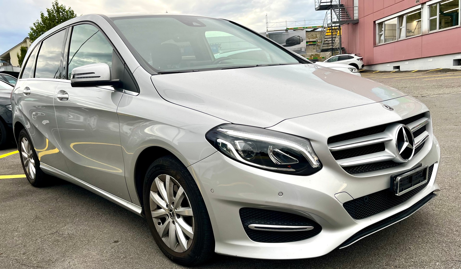 MERCEDES-BENZ B 220 Style 4Matic 7G-DCT-image-2