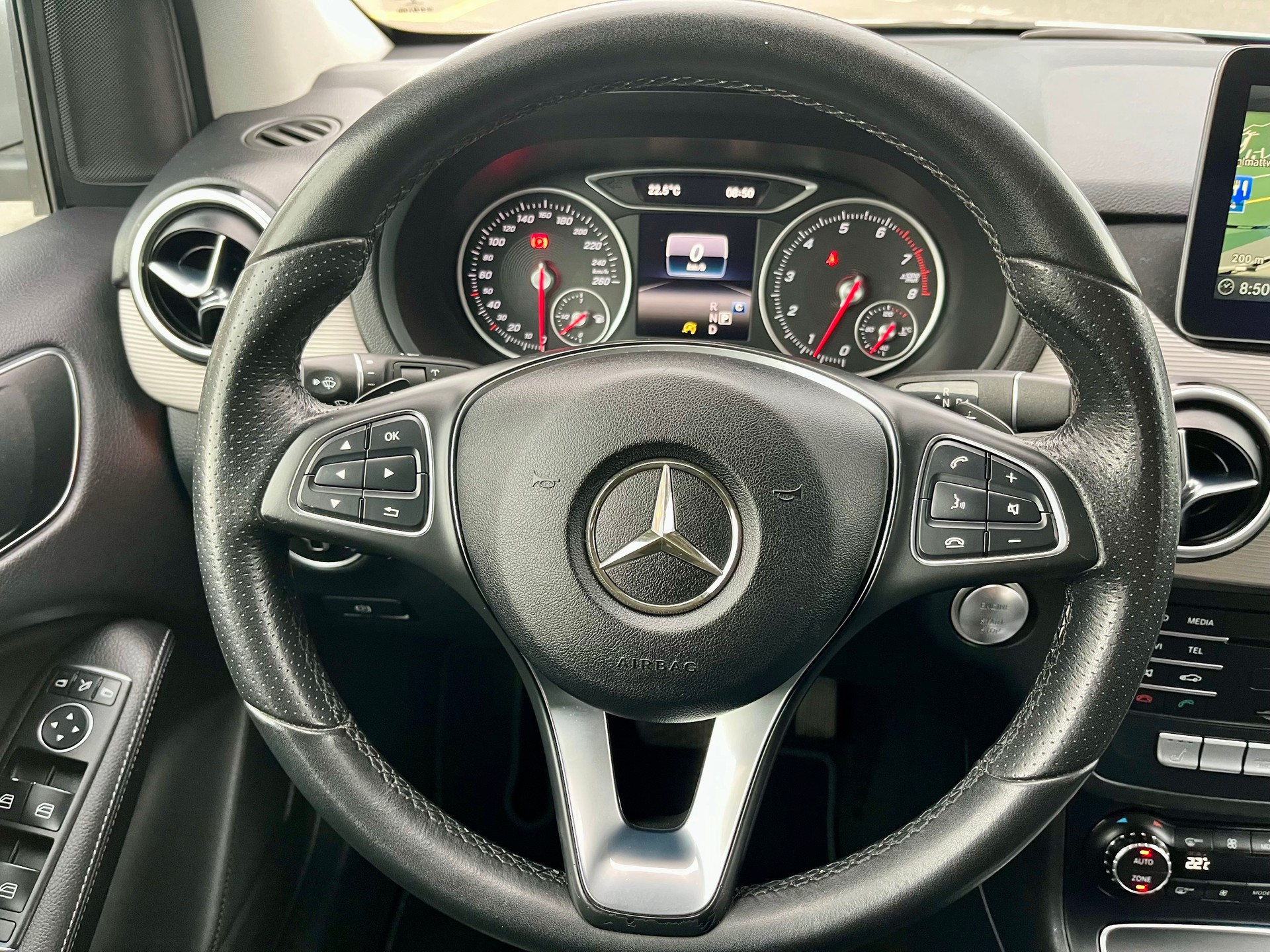 MERCEDES-BENZ B 220 Style 4Matic 7G-DCT-image-16