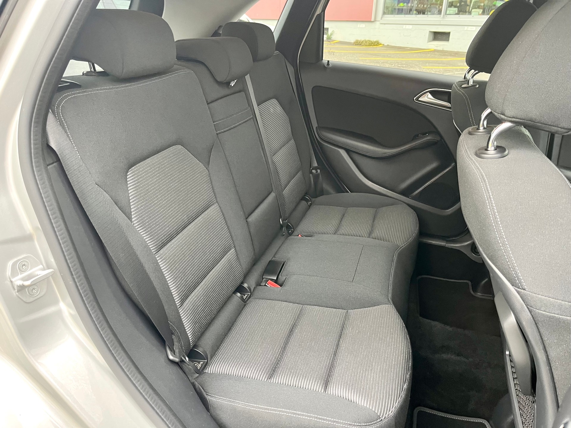 MERCEDES-BENZ B 220 Style 4Matic 7G-DCT-image-30