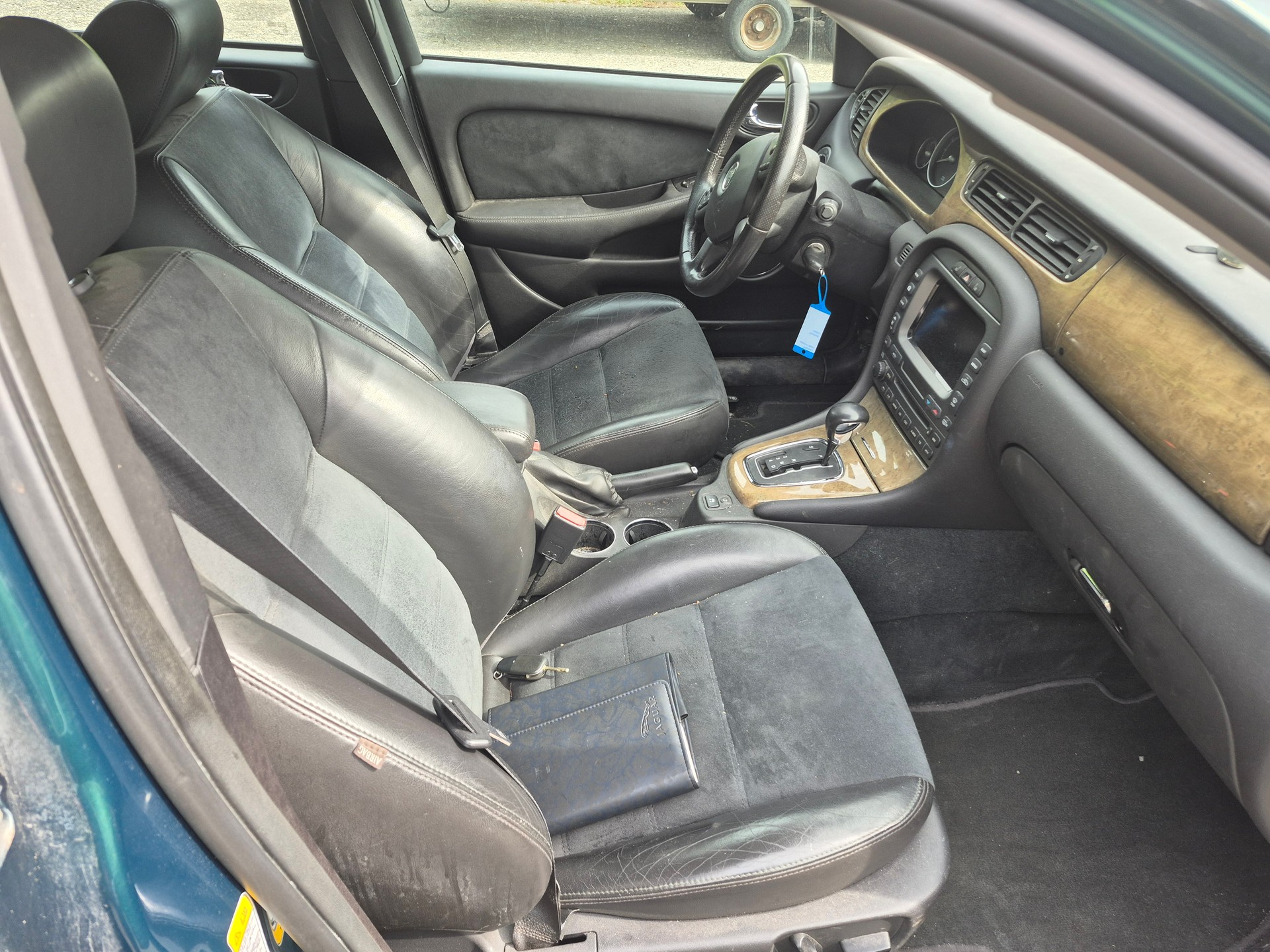 JAGUAR X-Type Estate 3.0 V6 Traction4 Sport-image-7
