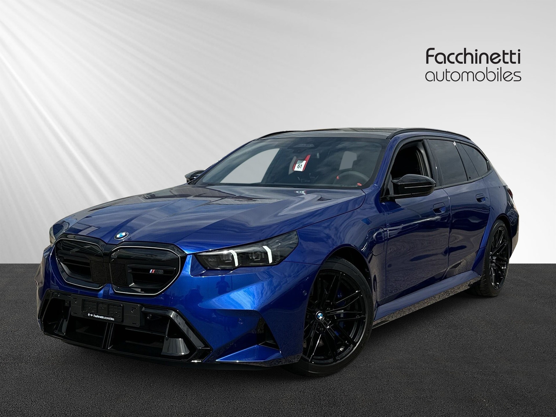 BMW M5 xDrive Touring-image-0