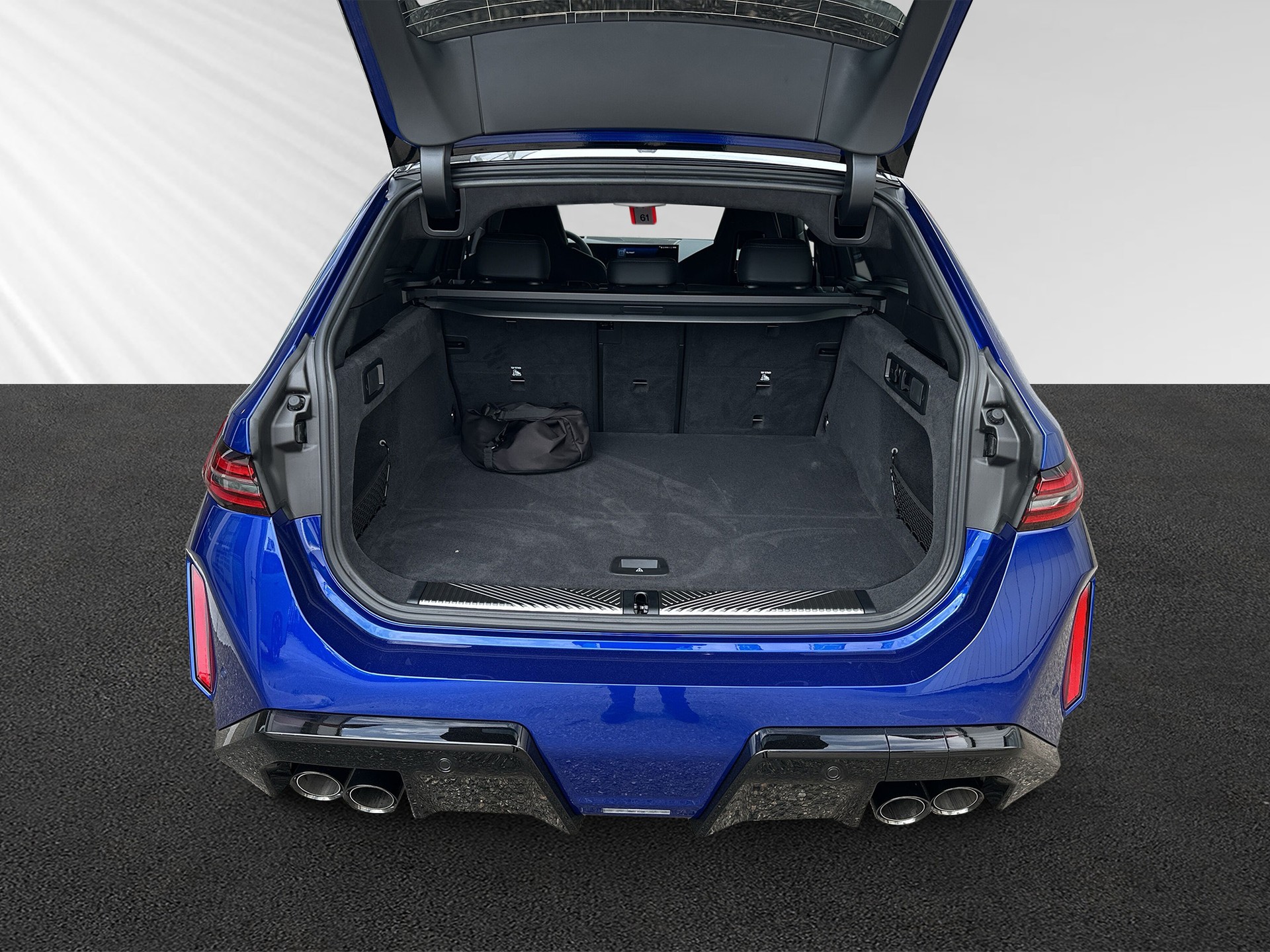 BMW M5 xDrive Touring-image-7