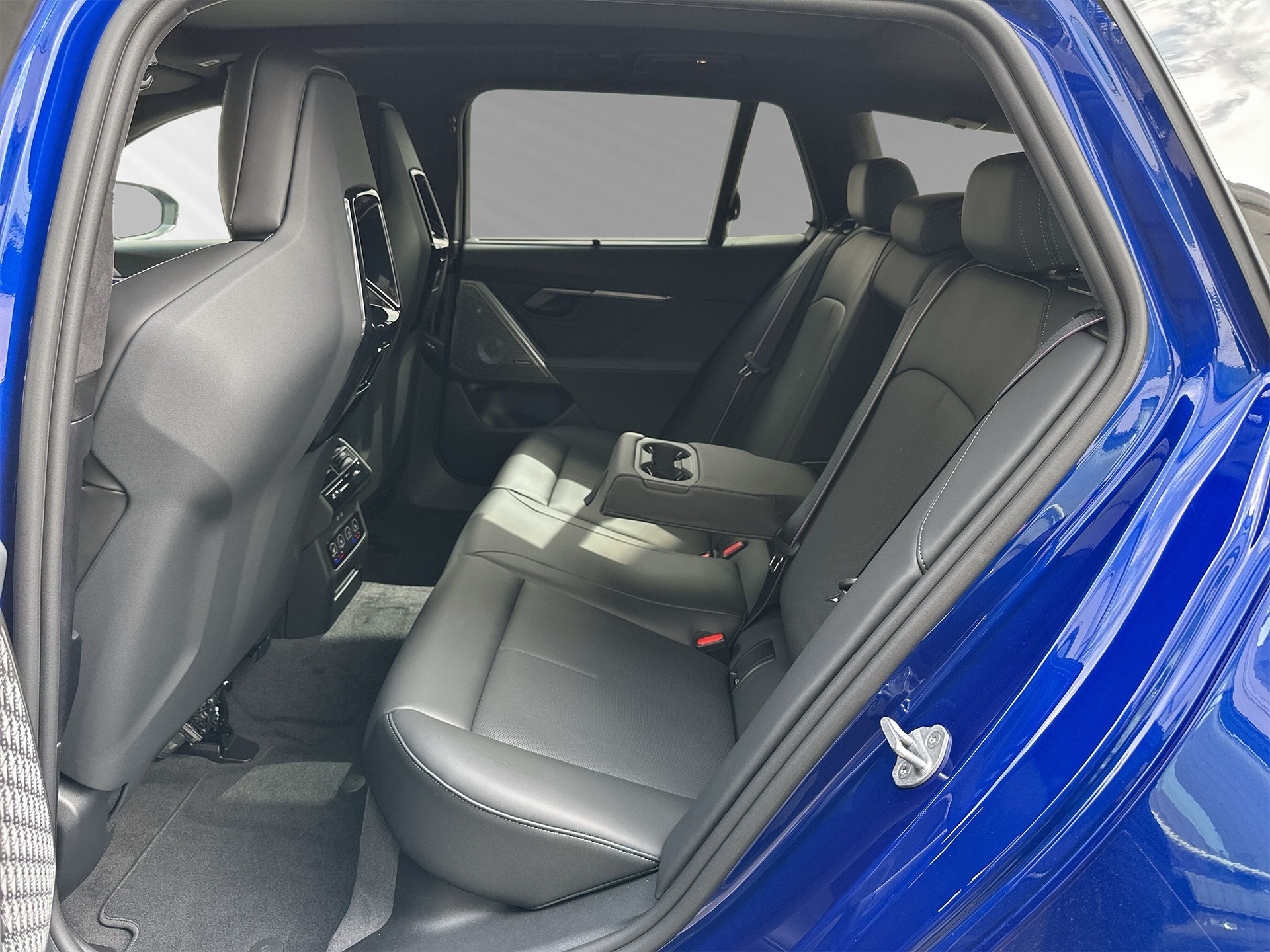 BMW M5 xDrive Touring-image-6