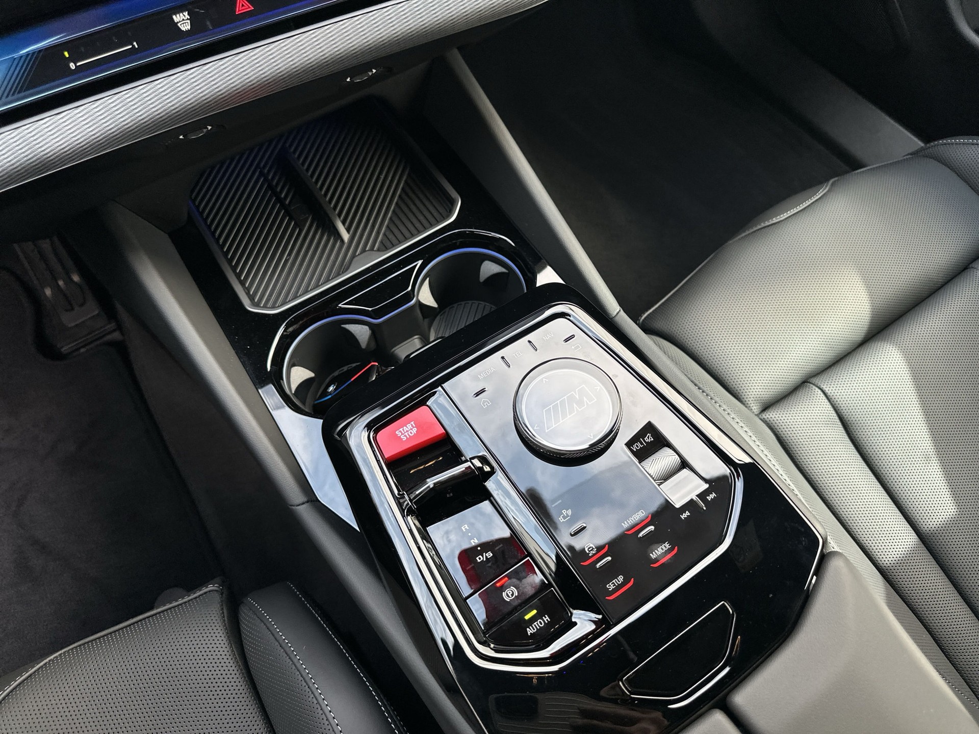 BMW M5 xDrive Touring-image-12