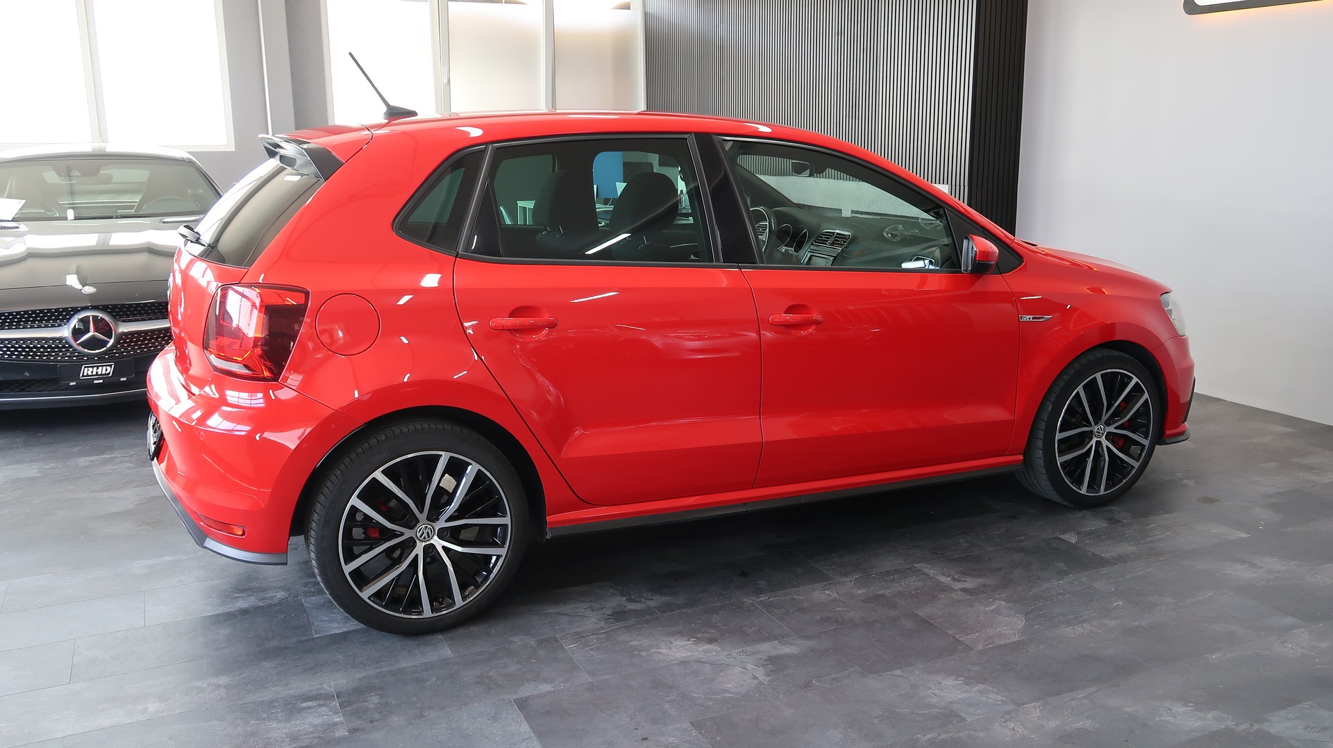 VW Polo 1.8 TSI GTI / CH / 192PS / 1ERE MAIN / GARANTIE-image-9