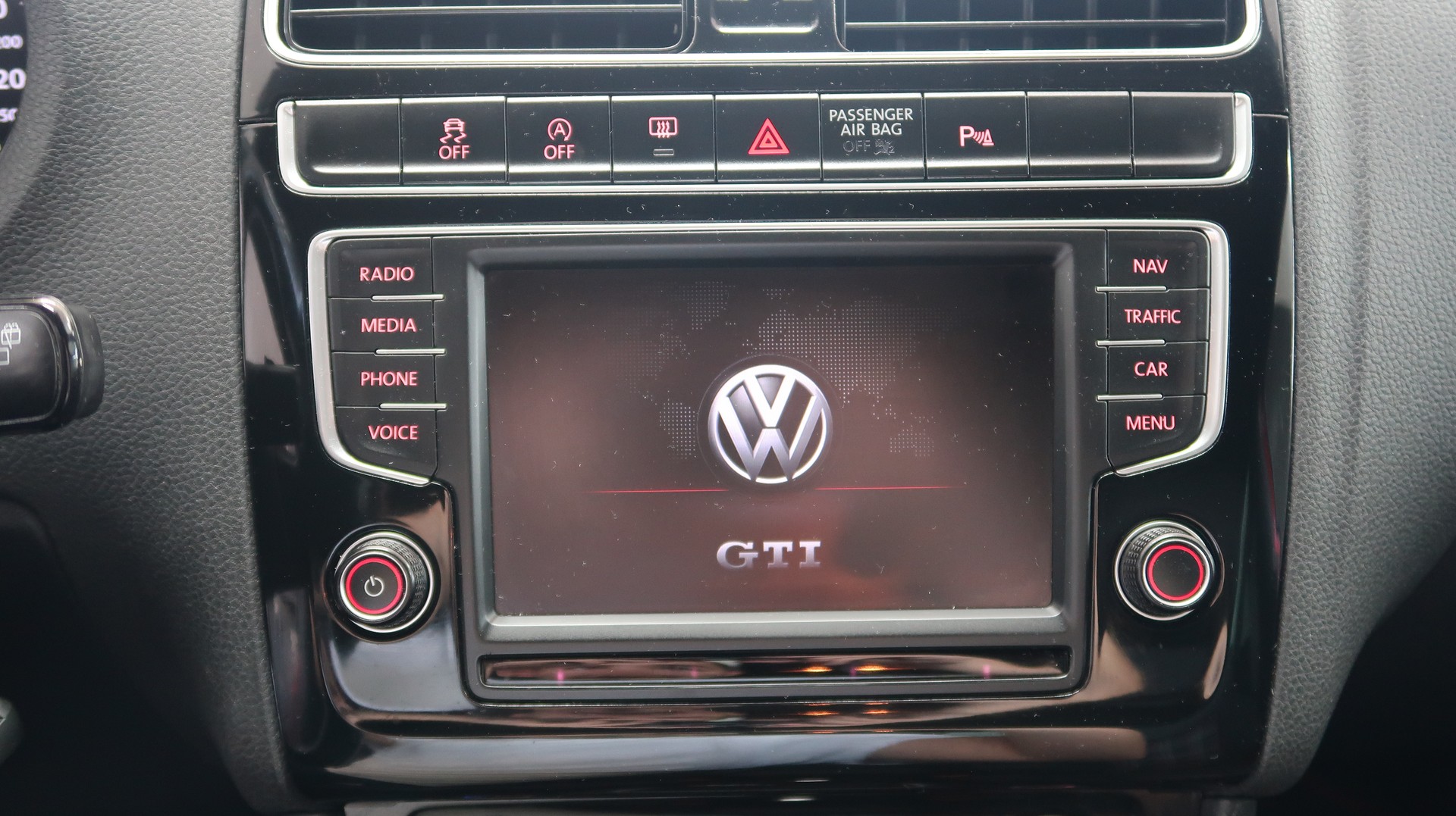 VW Polo 1.8 TSI GTI / CH / 192PS / 1ERE MAIN / GARANTIE-image-23