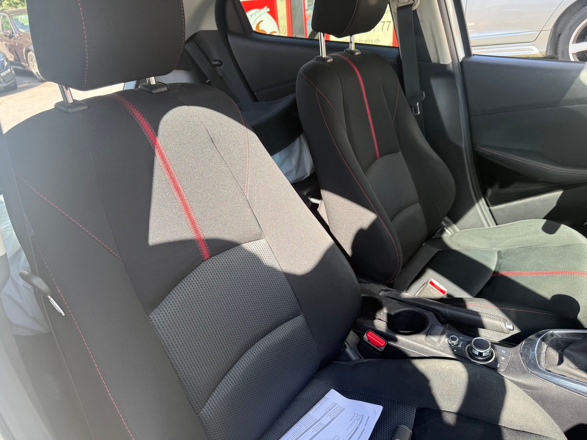 MAZDA 2 1.5 CD 16V Skyactiv-D Ambition-image-8