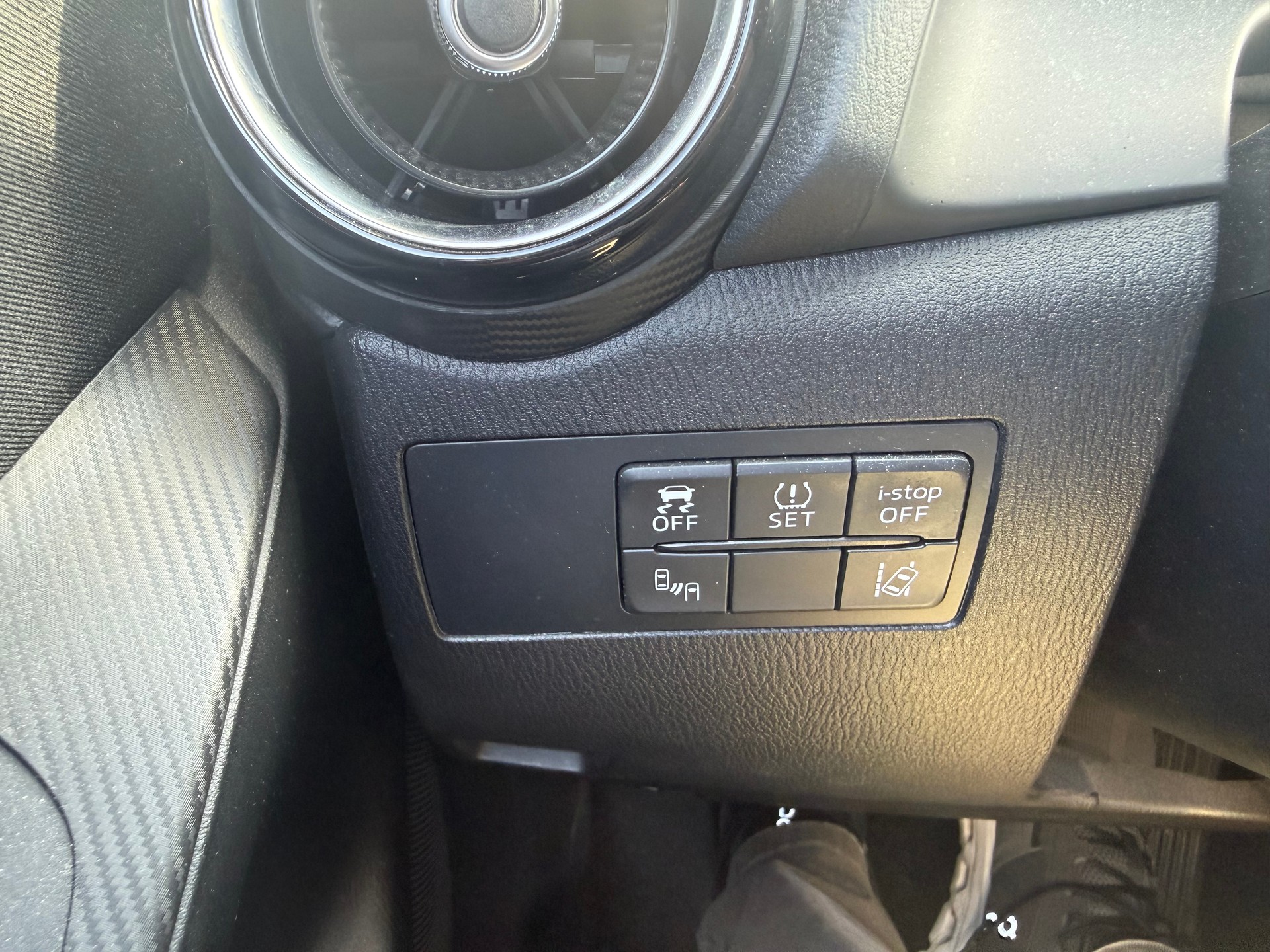 MAZDA 2 1.5 CD 16V Skyactiv-D Ambition-image-10
