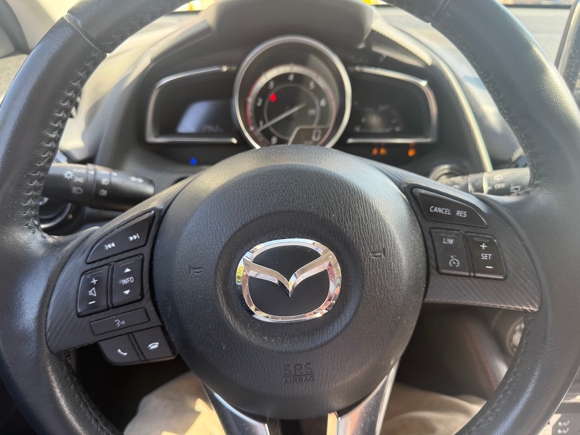 MAZDA 2 1.5 CD 16V Skyactiv-D Ambition-image-11