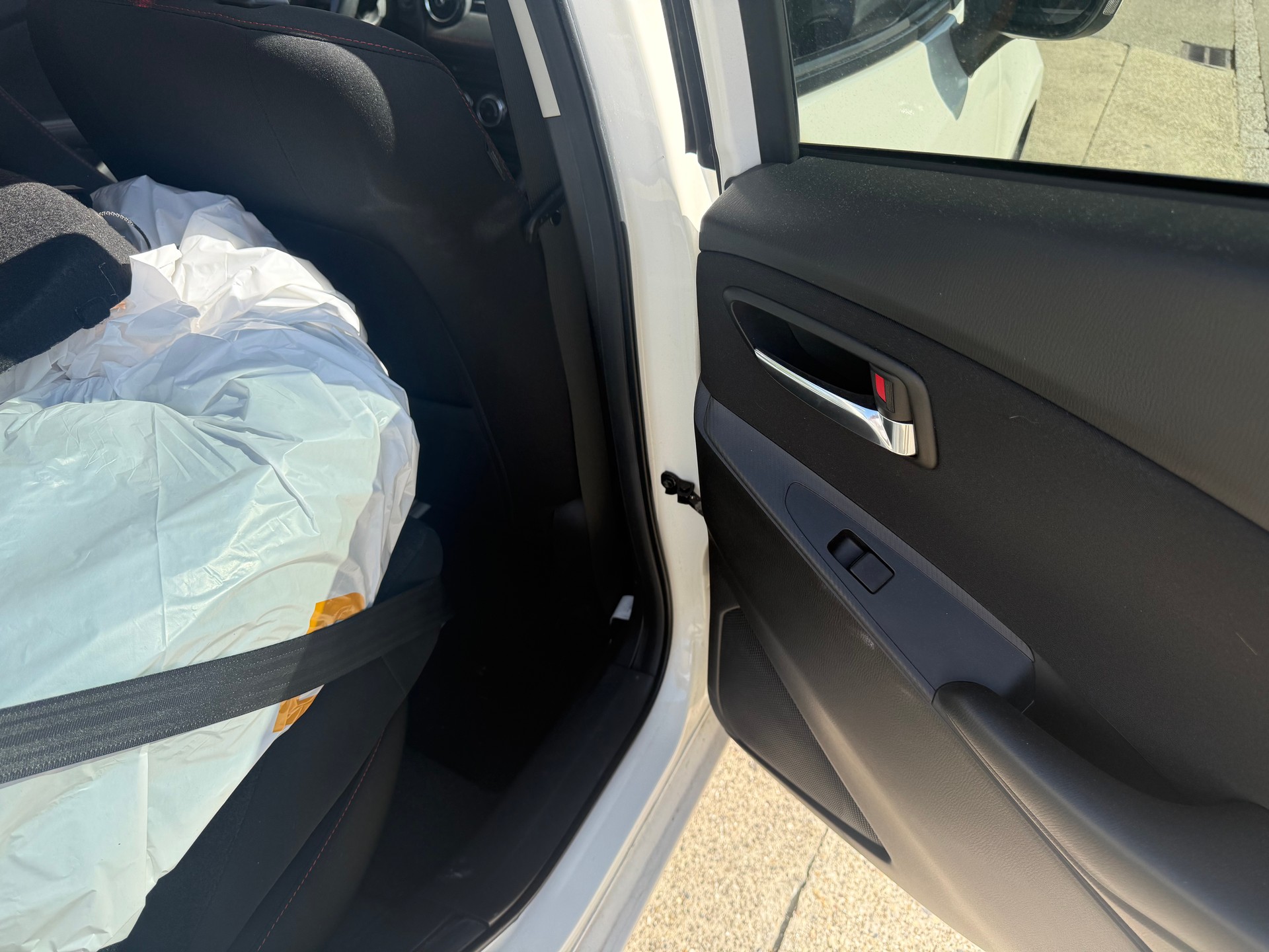 MAZDA 2 1.5 CD 16V Skyactiv-D Ambition-image-9