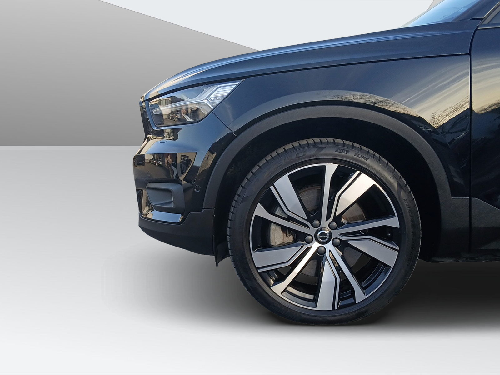 VOLVO XC40 P8 Twin Pro AWD-image-8