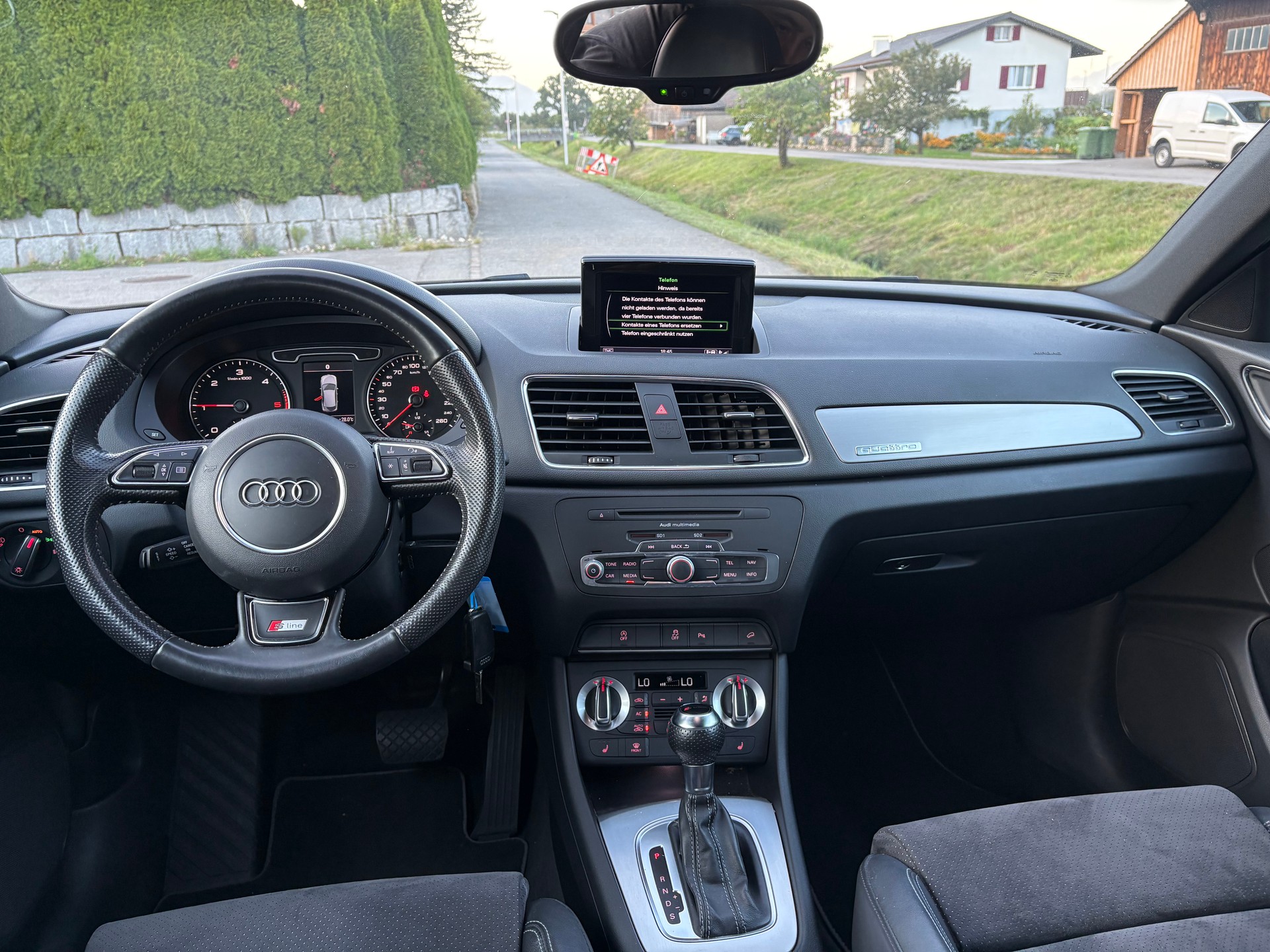 AUDI Q3 2.0 TDI quattro S-tronic-image-6