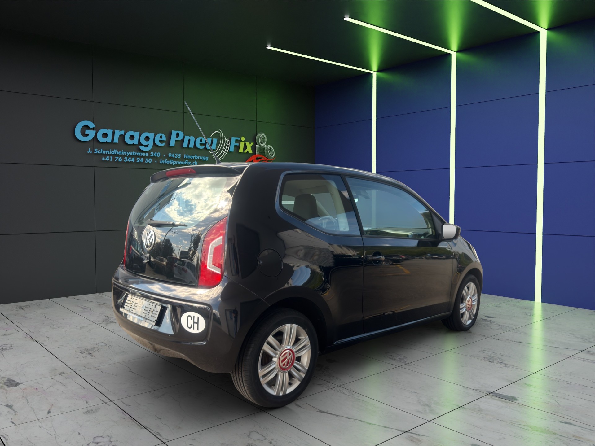 VW Up 1.0 black up-image-11