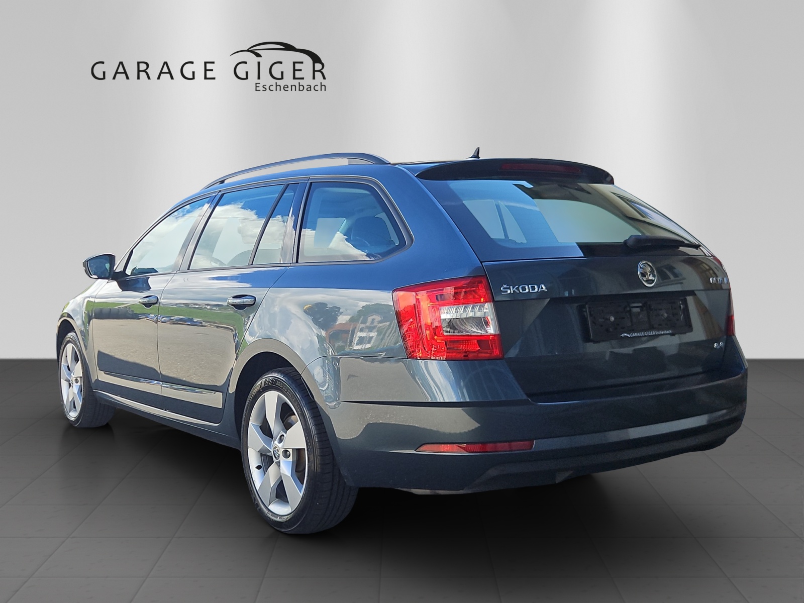 SKODA Octavia Combi 1.8 TSI Style 4x4 DSG-image-2