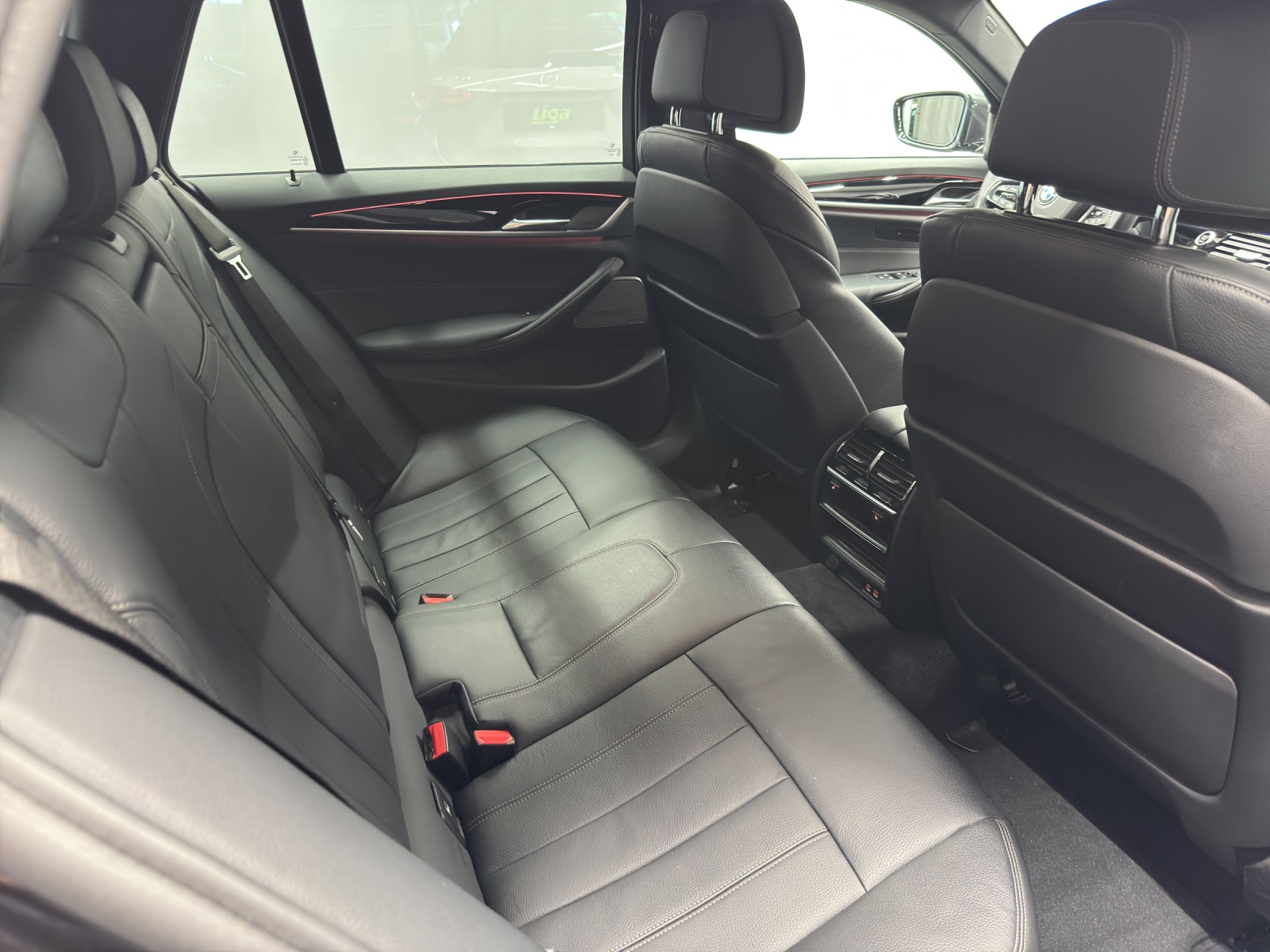 BMW 530d xDrive SAG-image-9