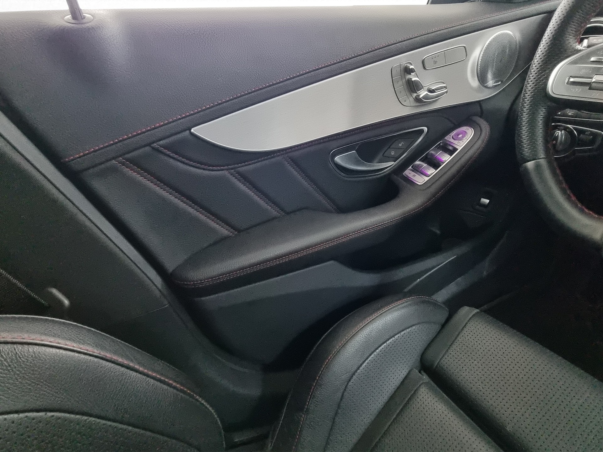 MERCEDES-BENZ C 43 AMG 4matic-image-11