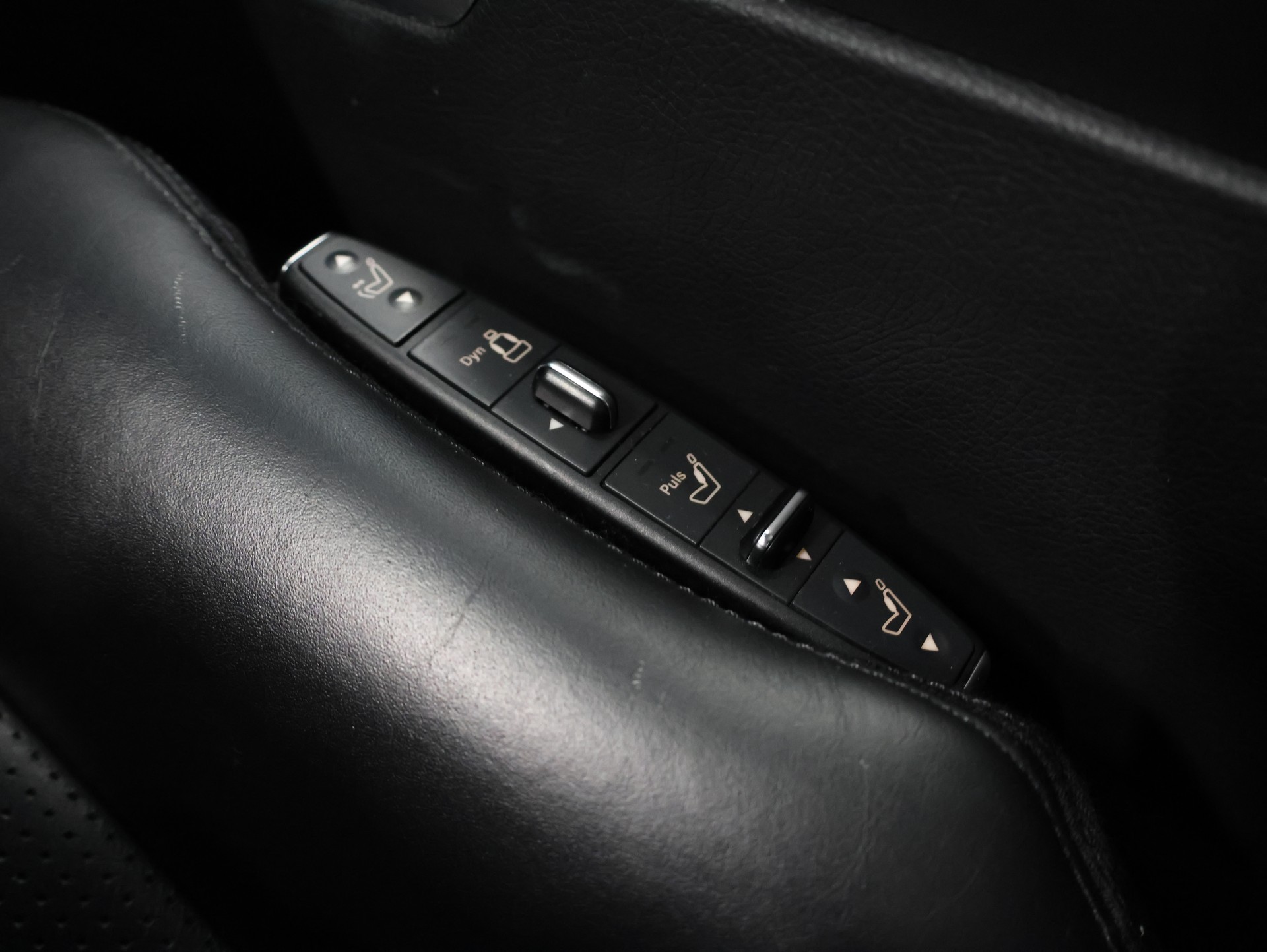 MERCEDES-BENZ E 63 AMG 4Matic Speedshift *OBSIDIANSCHWARZ-LACKIERUNG*-image-28
