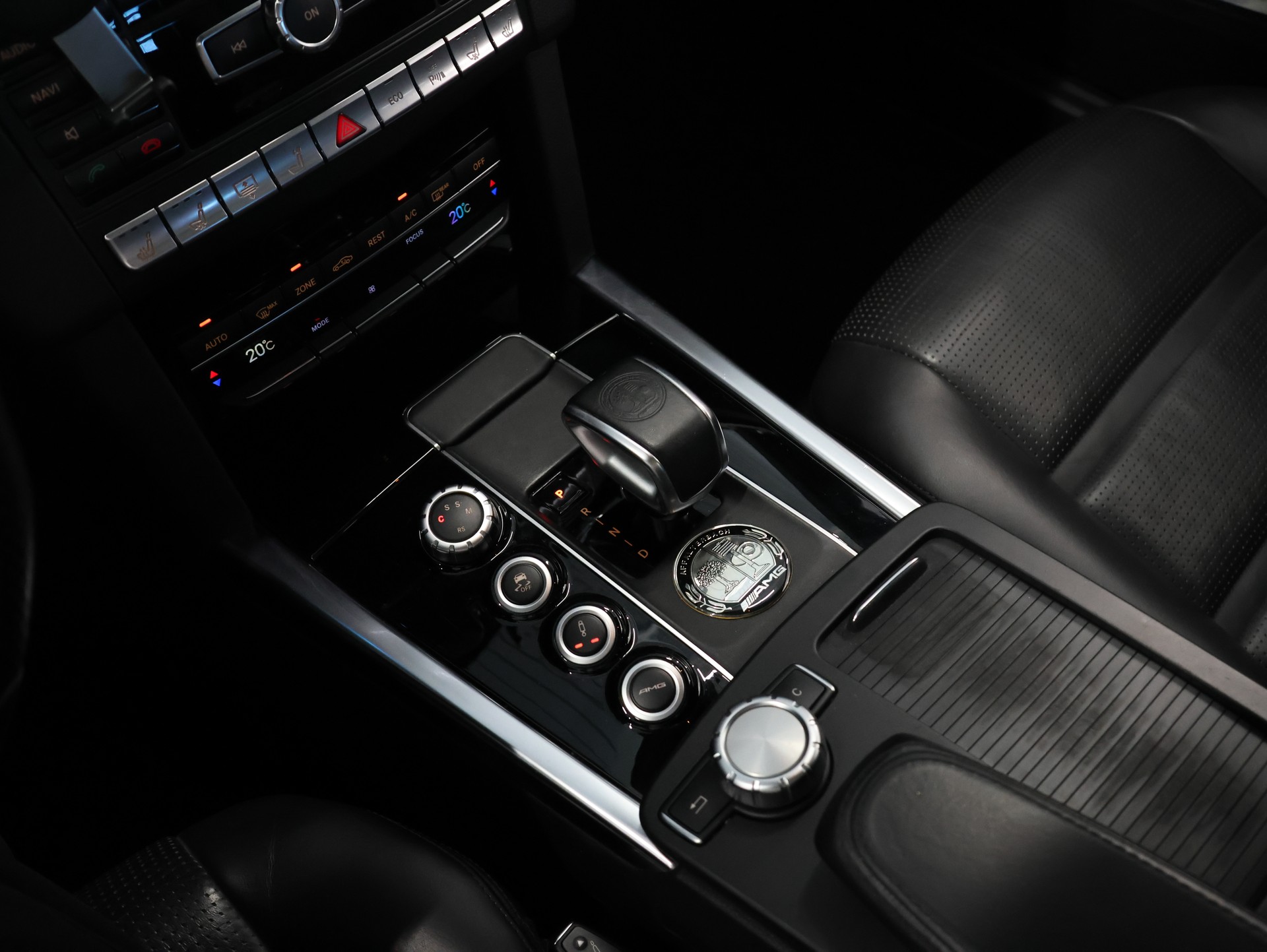 MERCEDES-BENZ E 63 AMG 4Matic Speedshift *OBSIDIANSCHWARZ-LACKIERUNG*-image-27