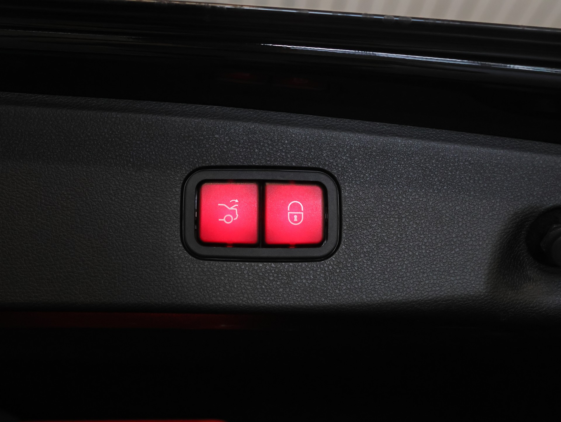 MERCEDES-BENZ E 63 AMG 4Matic Speedshift *OBSIDIANSCHWARZ-LACKIERUNG*-image-39