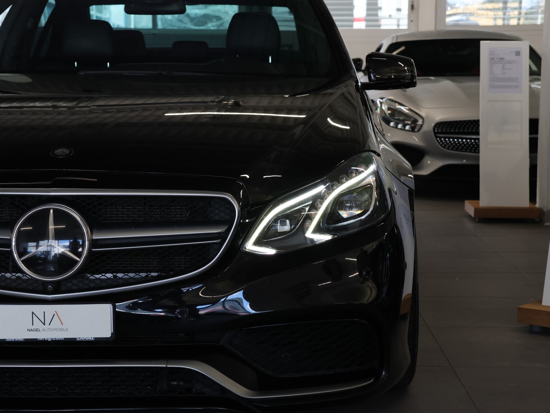 MERCEDES-BENZ E 63 AMG 4Matic Speedshift *OBSIDIANSCHWARZ-LACKIERUNG*-image-3