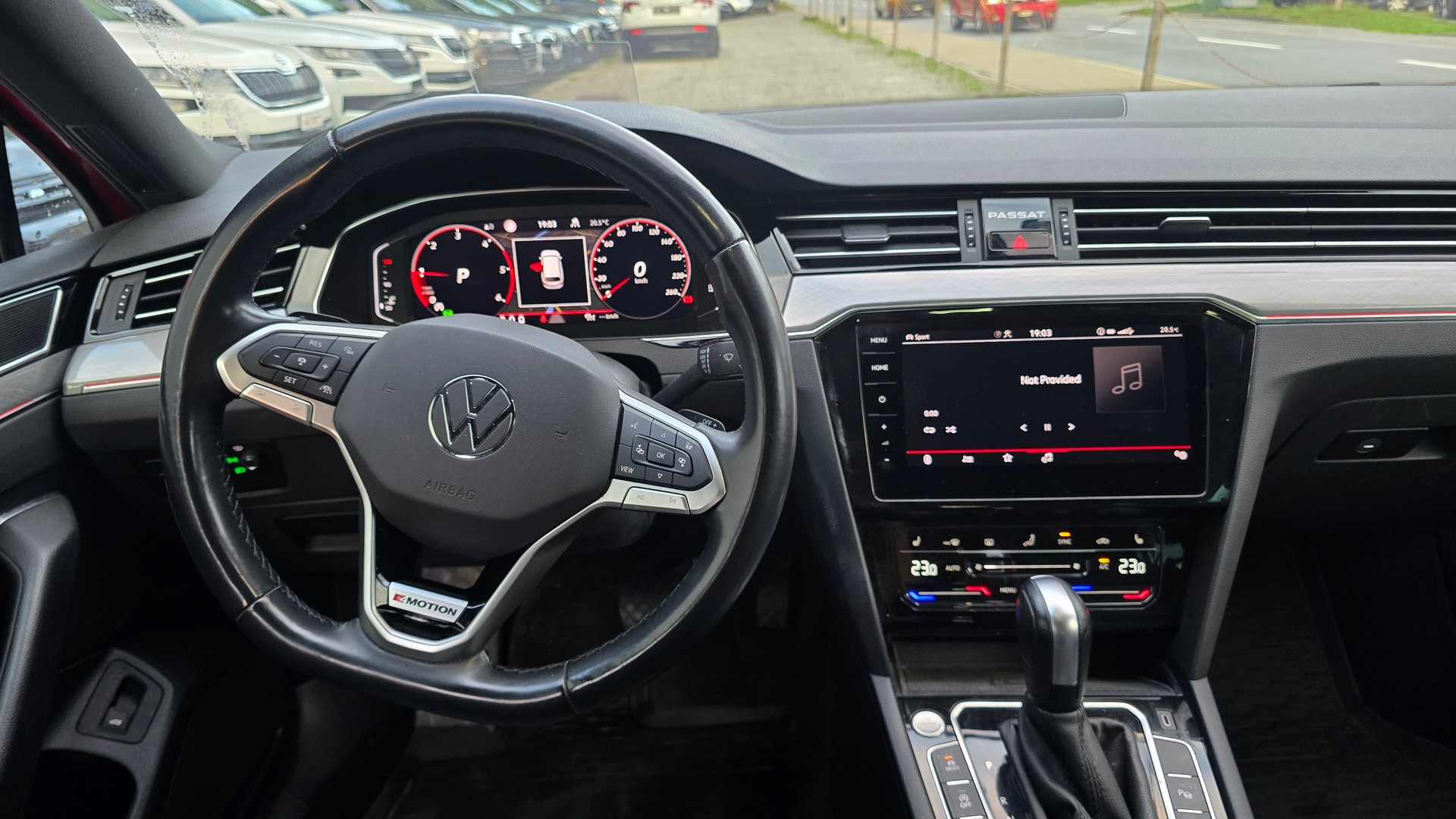 VW Passat 2.0 TDI BMT Business 4Motion DSG-image-14