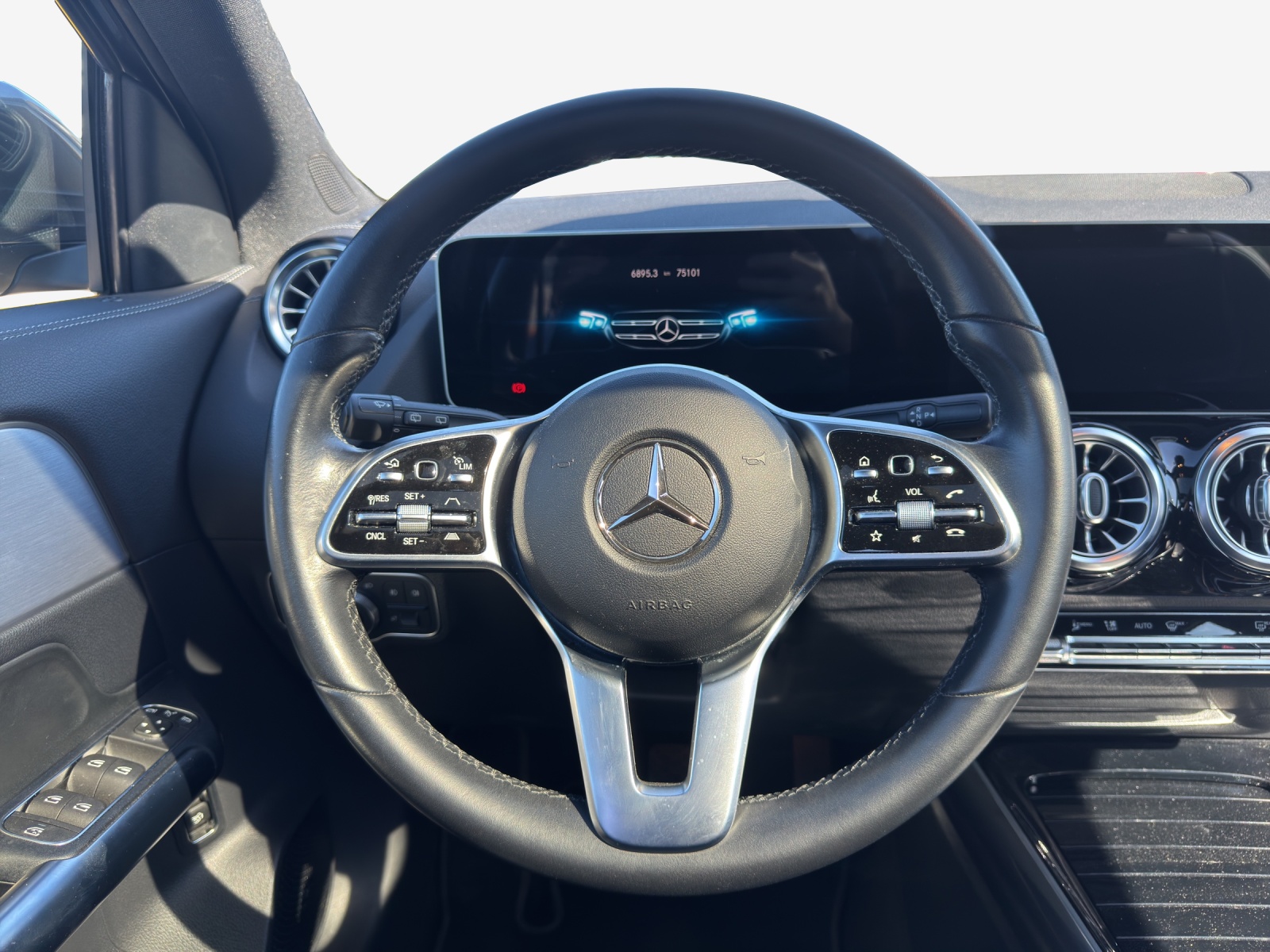 MERCEDES-BENZ GLA 250 4Matic Progressive 8G-DCT-image-9