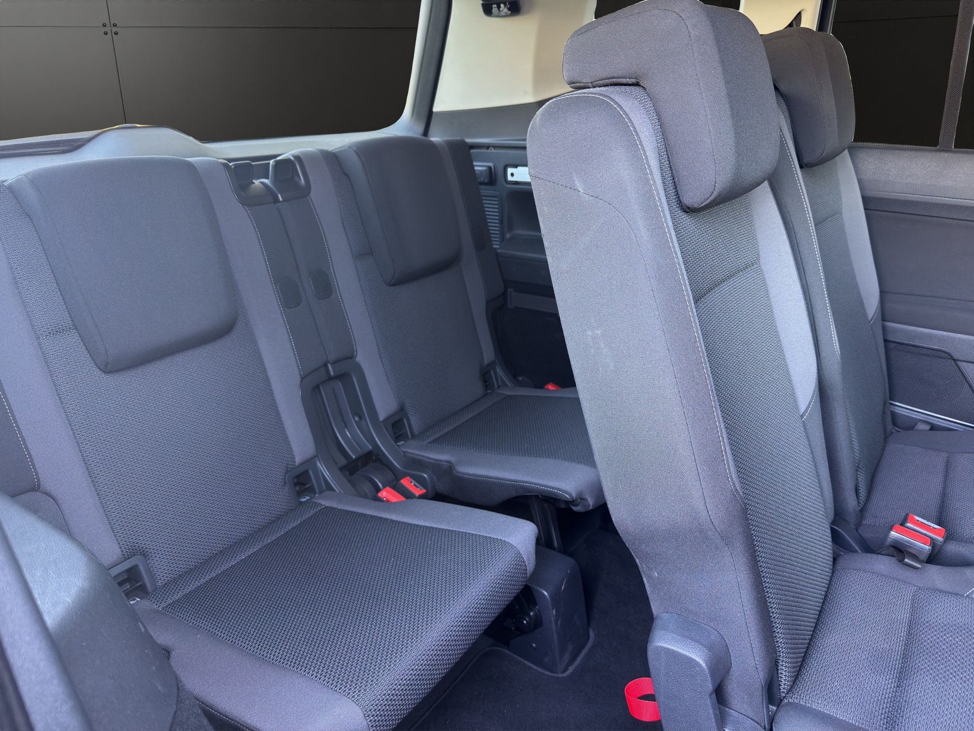 VW Touran 1.6 TDI BlueMotion Technology Family 7Plätzer-image-14